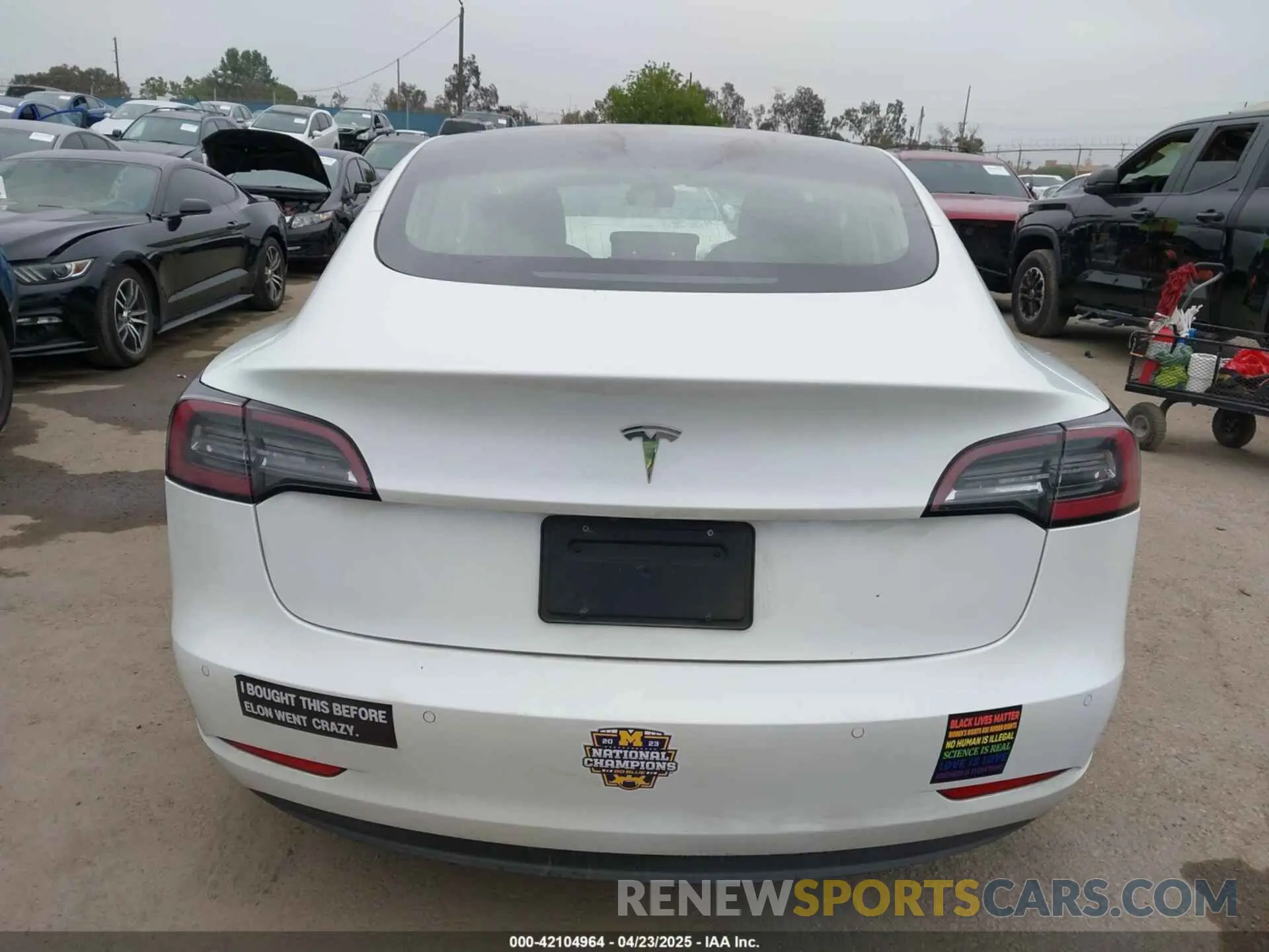 15 Фотография поврежденного автомобиля 5YJ3E1EAXLF806438 TESLA MODEL 3 2020