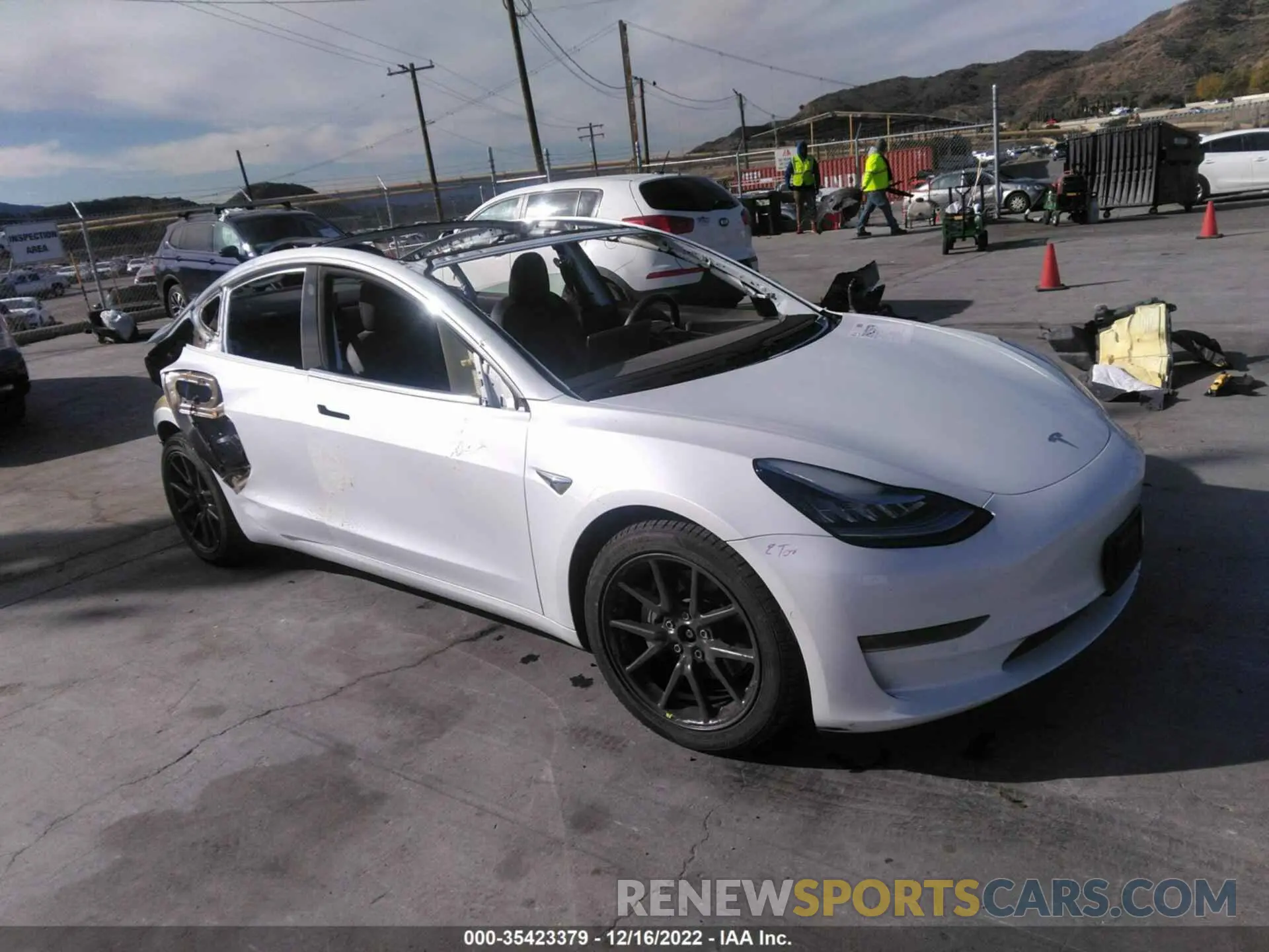 1 Фотография поврежденного автомобиля 5YJ3E1EB0LF619590 TESLA MODEL 3 2020