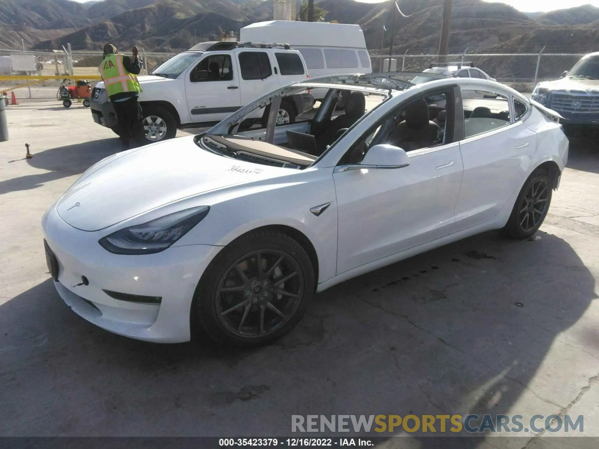 2 Фотография поврежденного автомобиля 5YJ3E1EB0LF619590 TESLA MODEL 3 2020