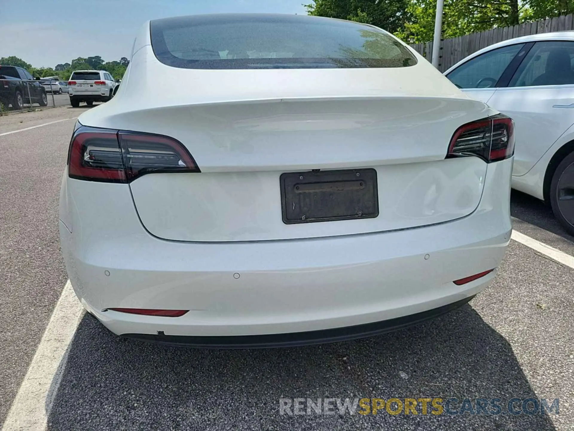 25 Photograph of a damaged car 5YJ3E1EB0LF637281 TESLA MODEL 3 2020