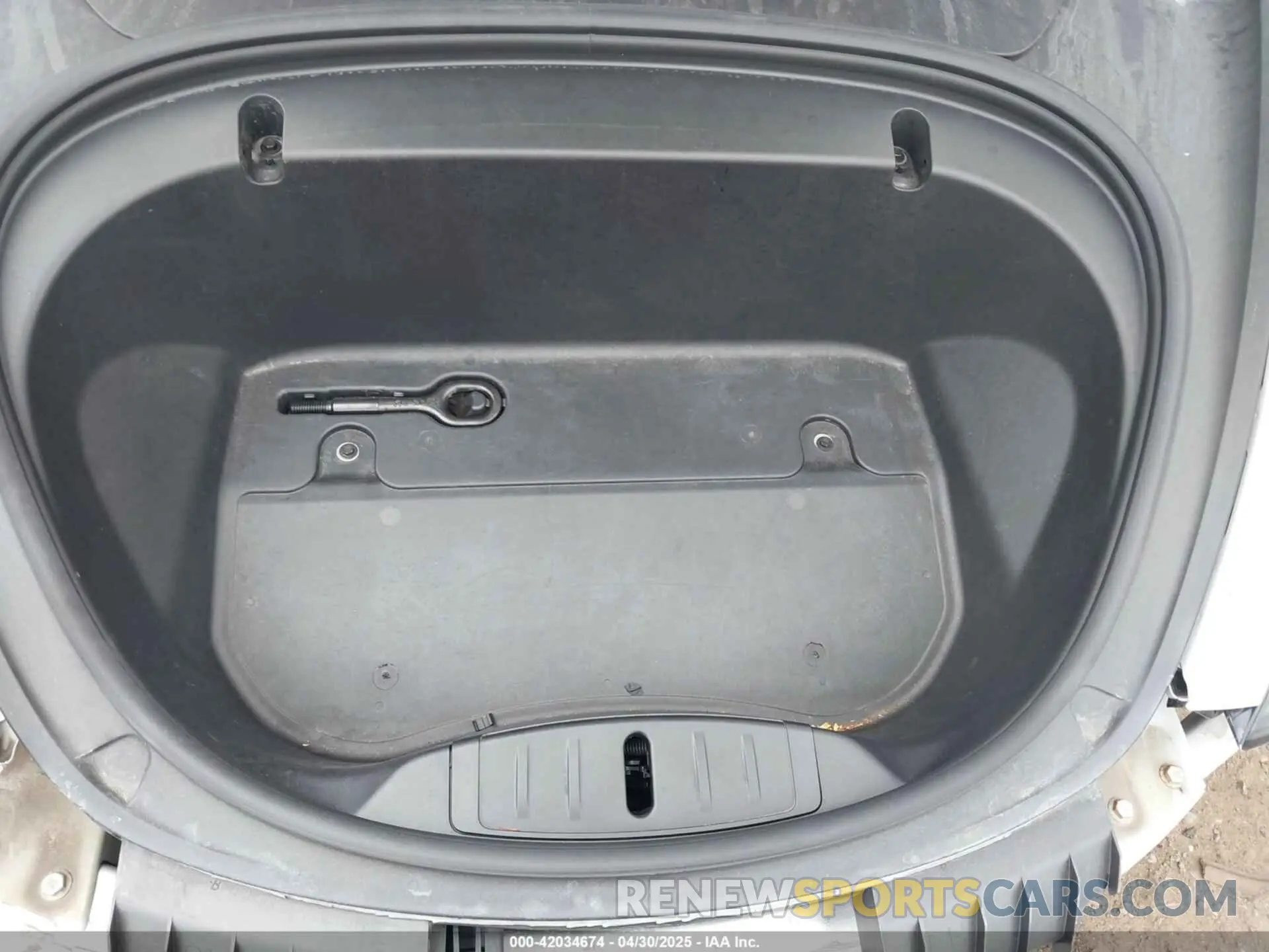 10 Photograph of a damaged car 5YJ3E1EB0LF637491 TESLA MODEL 3 2020