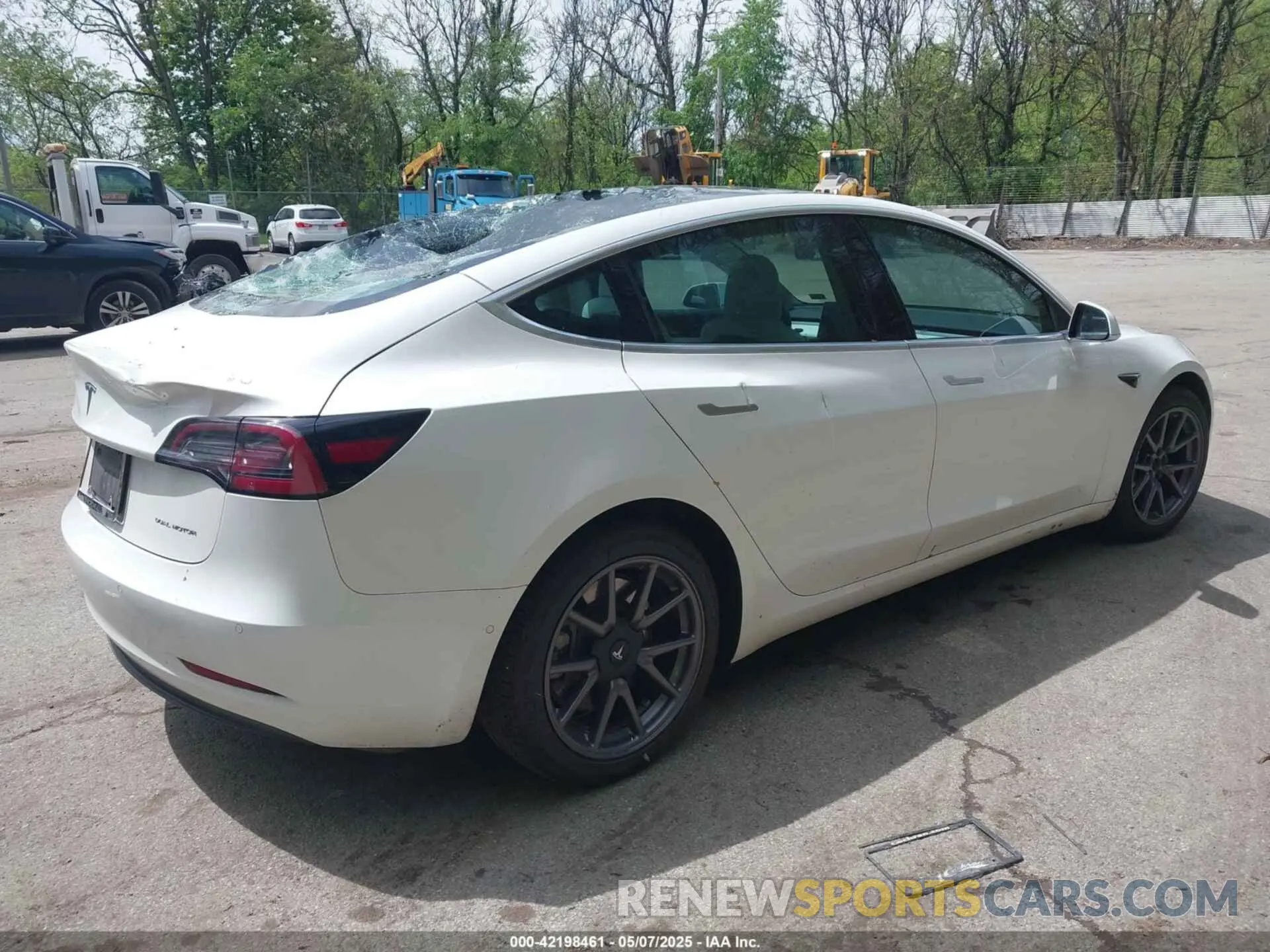 4 Фотография поврежденного автомобиля 5YJ3E1EB0LF712545 TESLA MODEL 3 2020