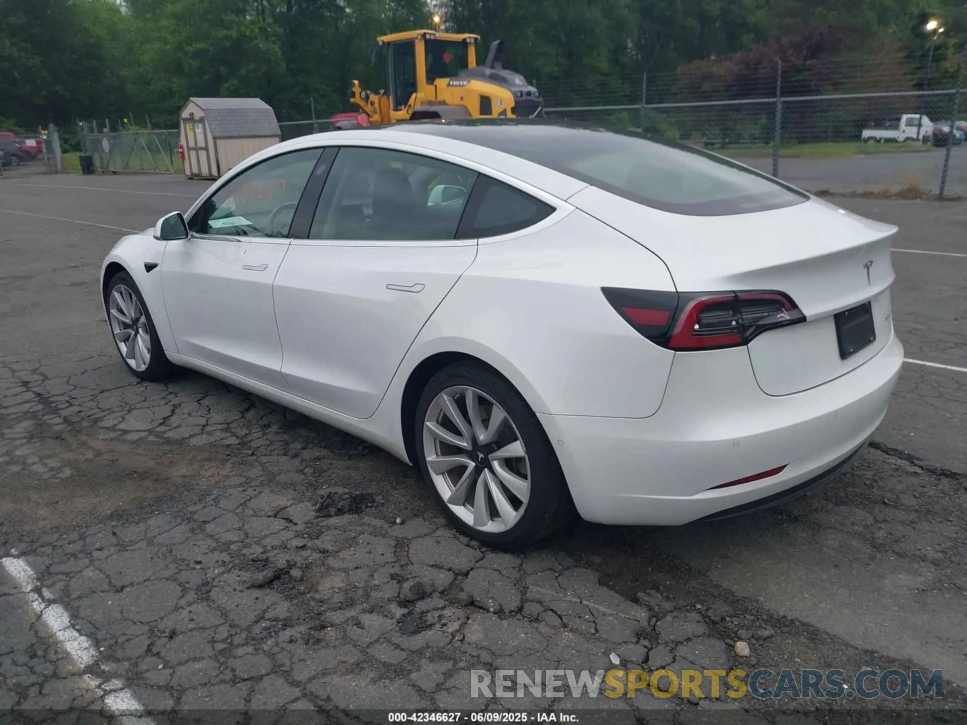 3 Photograph of a damaged car 5YJ3E1EB0LF795524 TESLA MODEL 3 2020