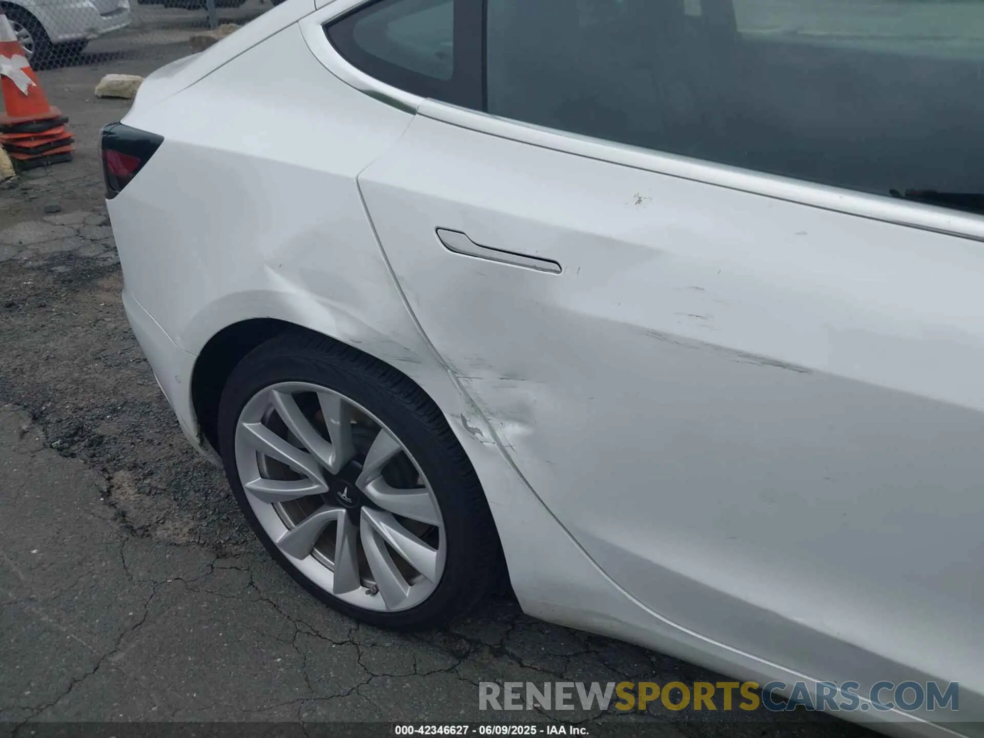 6 Photograph of a damaged car 5YJ3E1EB0LF795524 TESLA MODEL 3 2020