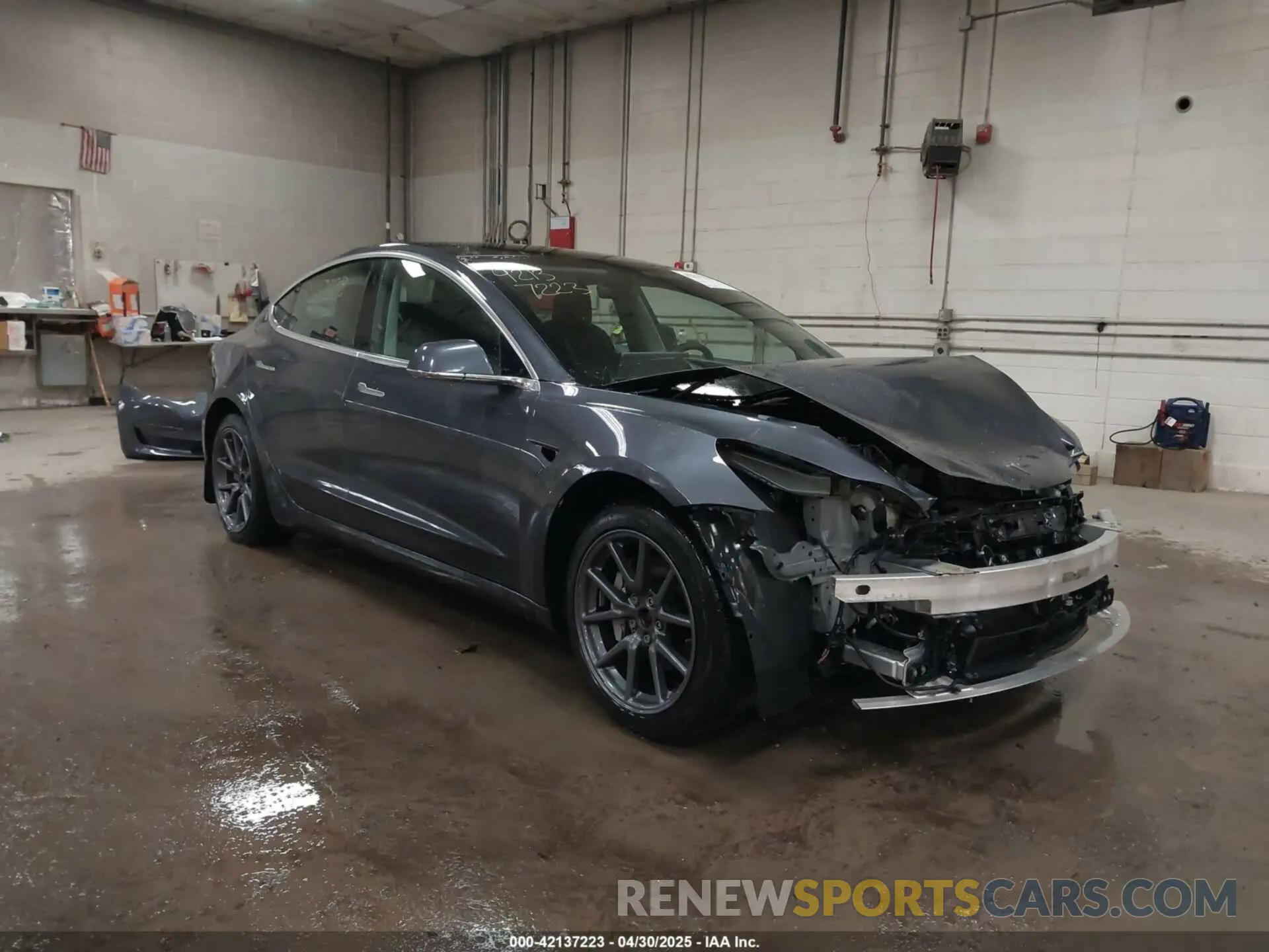 1 Photograph of a damaged car 5YJ3E1EB0LF800804 TESLA MODEL 3 2020