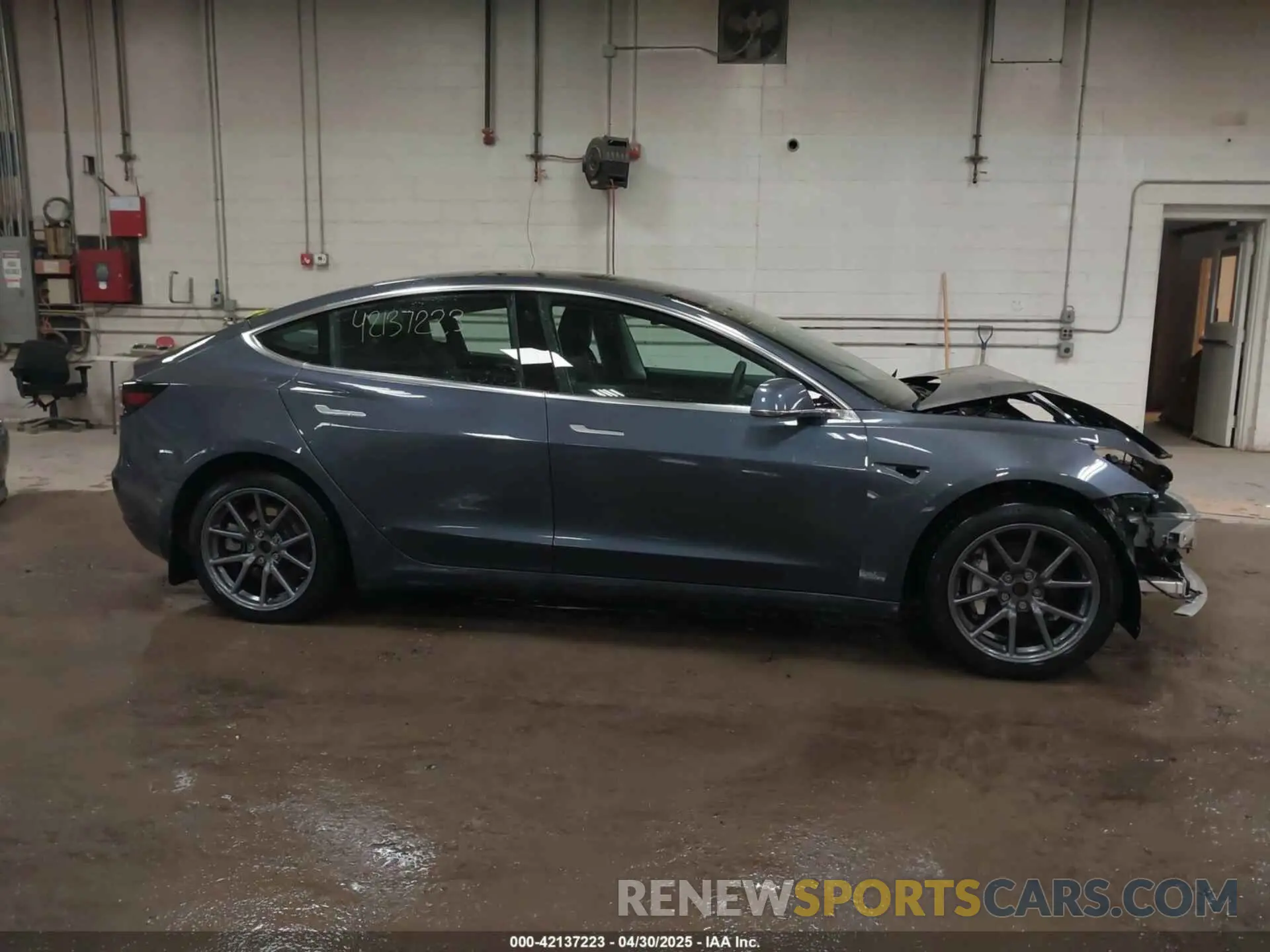 14 Photograph of a damaged car 5YJ3E1EB0LF800804 TESLA MODEL 3 2020
