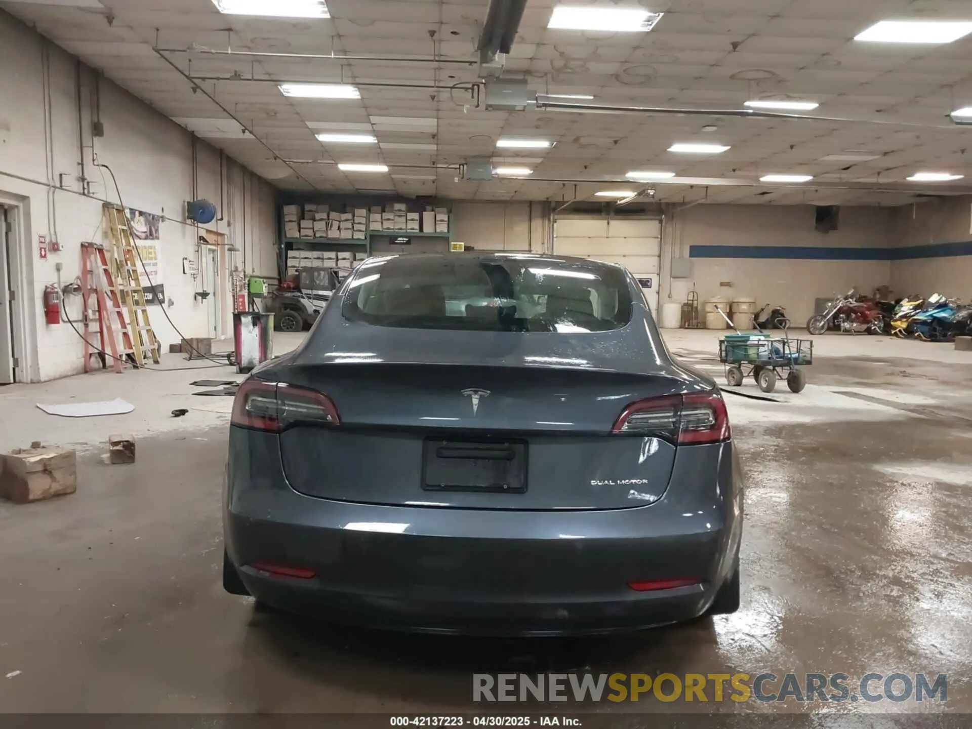 17 Photograph of a damaged car 5YJ3E1EB0LF800804 TESLA MODEL 3 2020