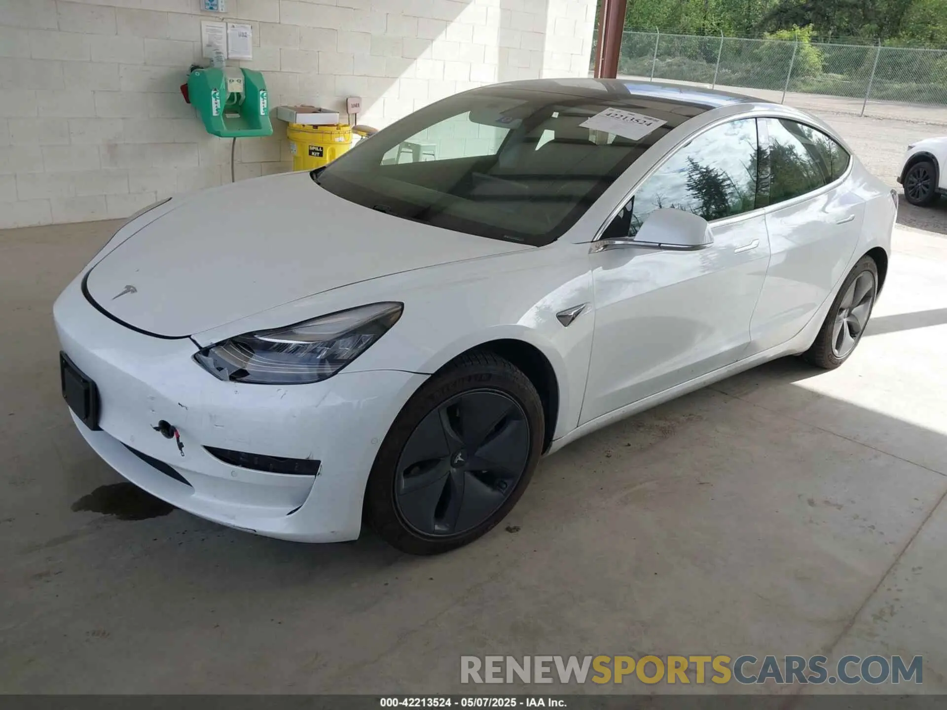 2 Фотография поврежденного автомобиля 5YJ3E1EB1LF636768 TESLA MODEL 3 2020