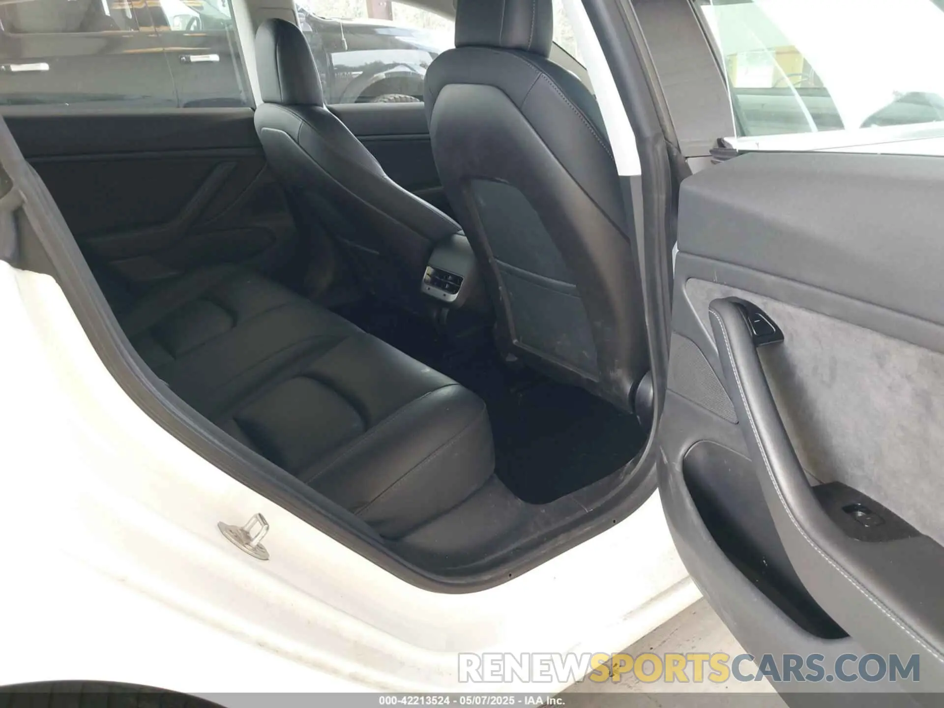 8 Фотография поврежденного автомобиля 5YJ3E1EB1LF636768 TESLA MODEL 3 2020