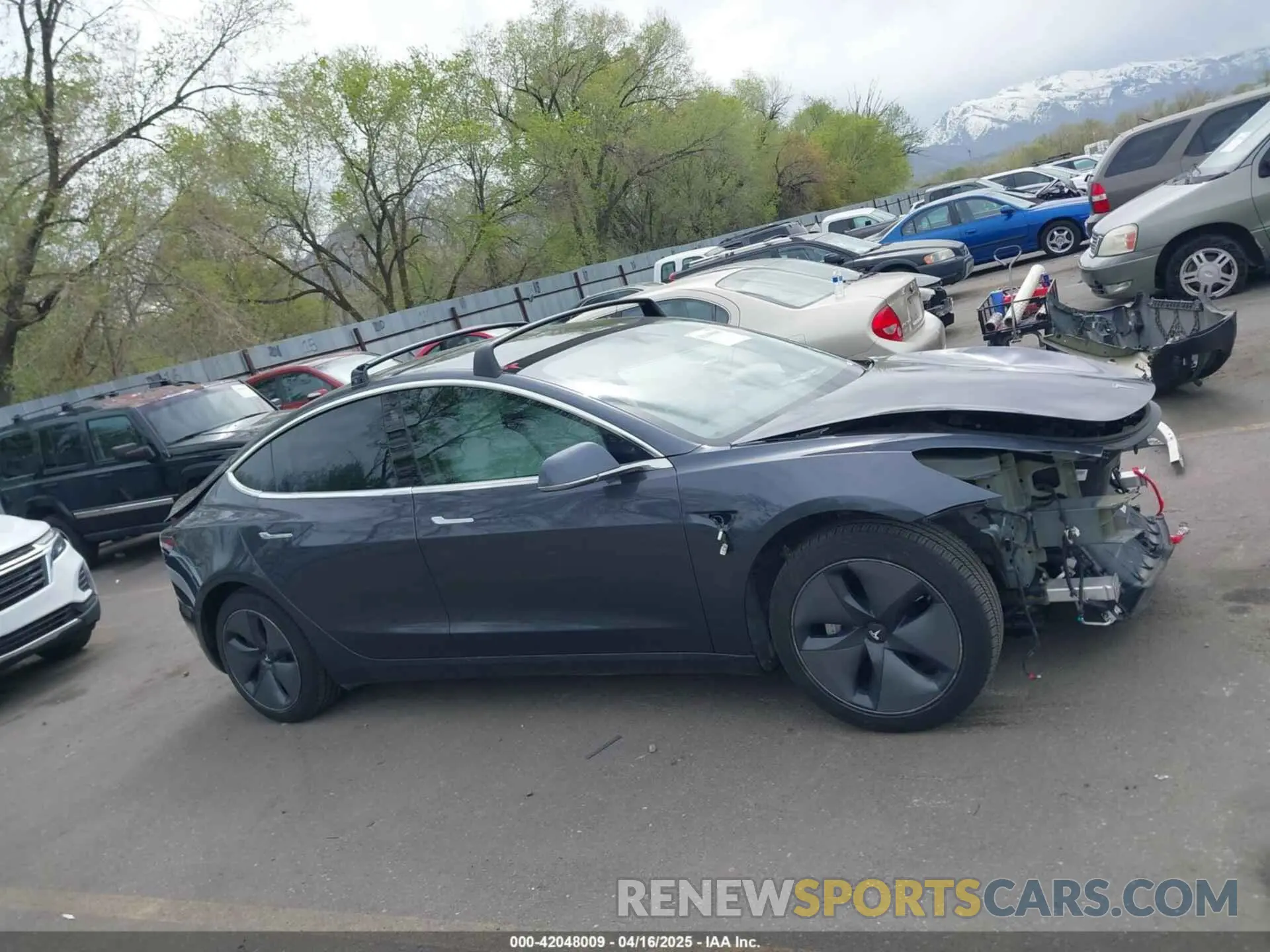 13 Photograph of a damaged car 5YJ3E1EB1LF639055 TESLA MODEL 3 2020