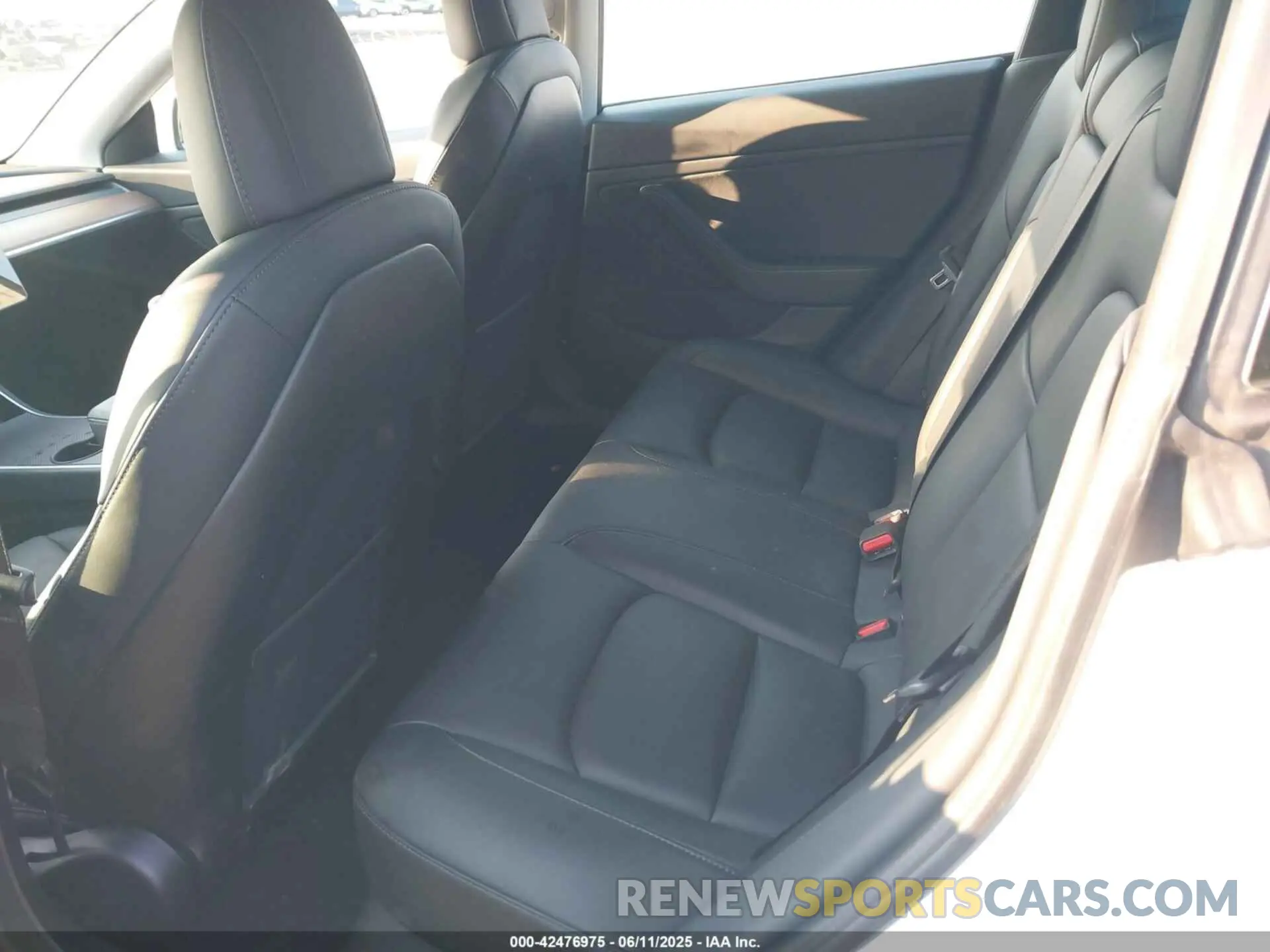 8 Photograph of a damaged car 5YJ3E1EB1LF665106 TESLA MODEL 3 2020