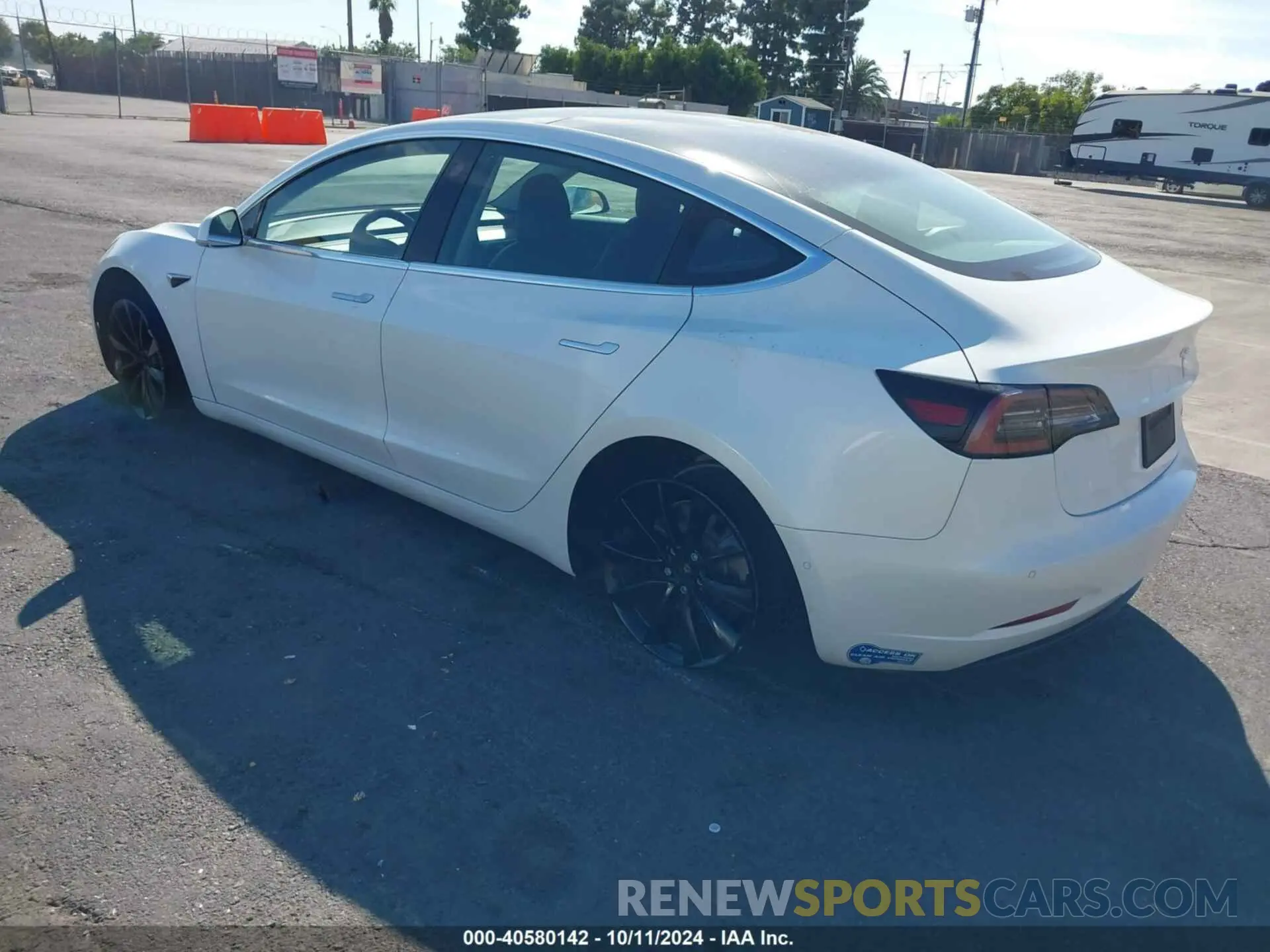 3 Photograph of a damaged car 5YJ3E1EB1LF735753 TESLA MODEL 3 2020