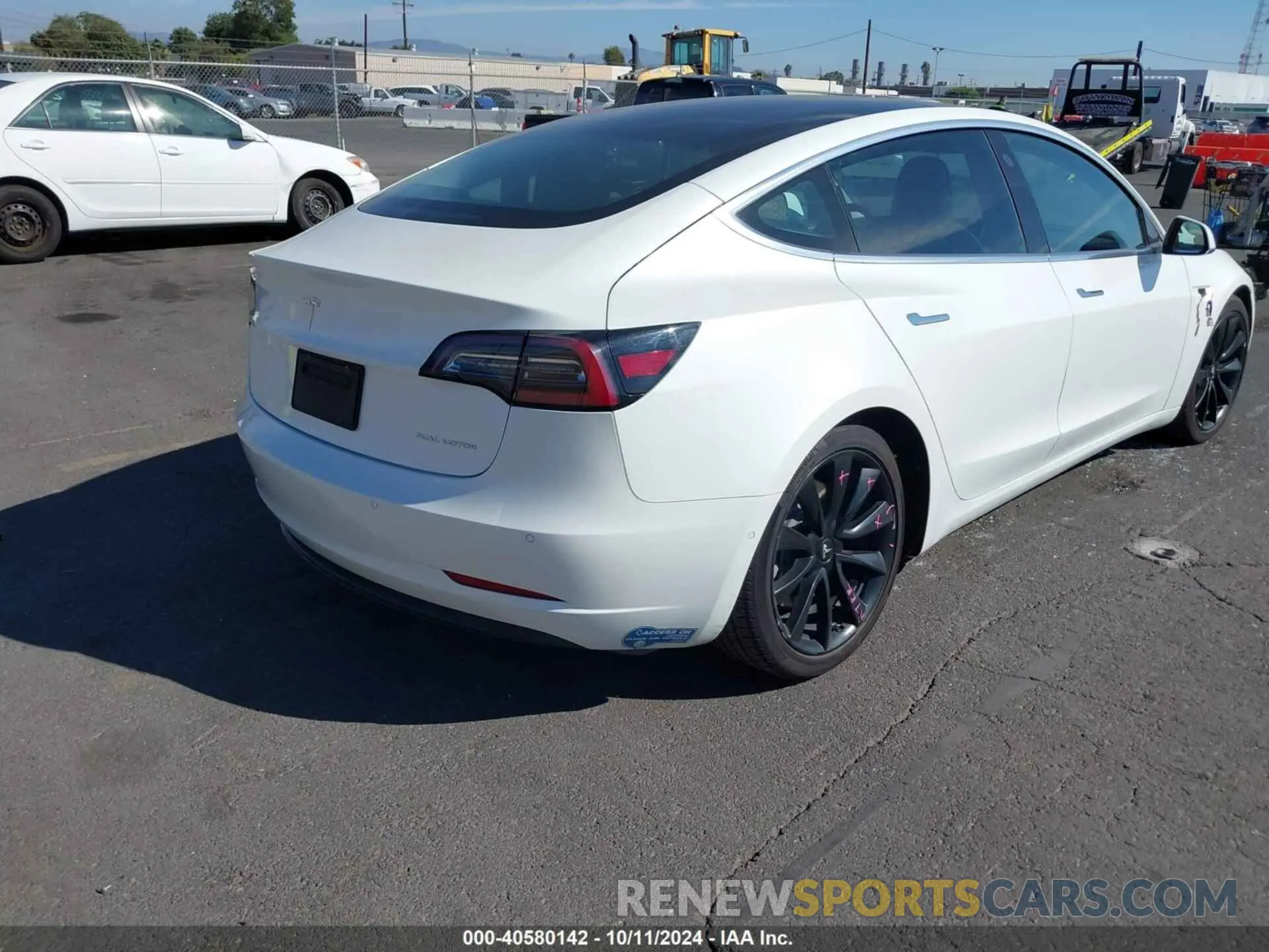 4 Photograph of a damaged car 5YJ3E1EB1LF735753 TESLA MODEL 3 2020