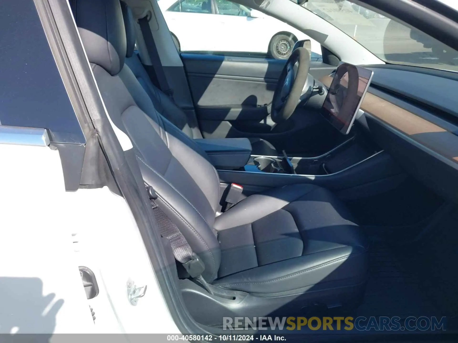 5 Photograph of a damaged car 5YJ3E1EB1LF735753 TESLA MODEL 3 2020