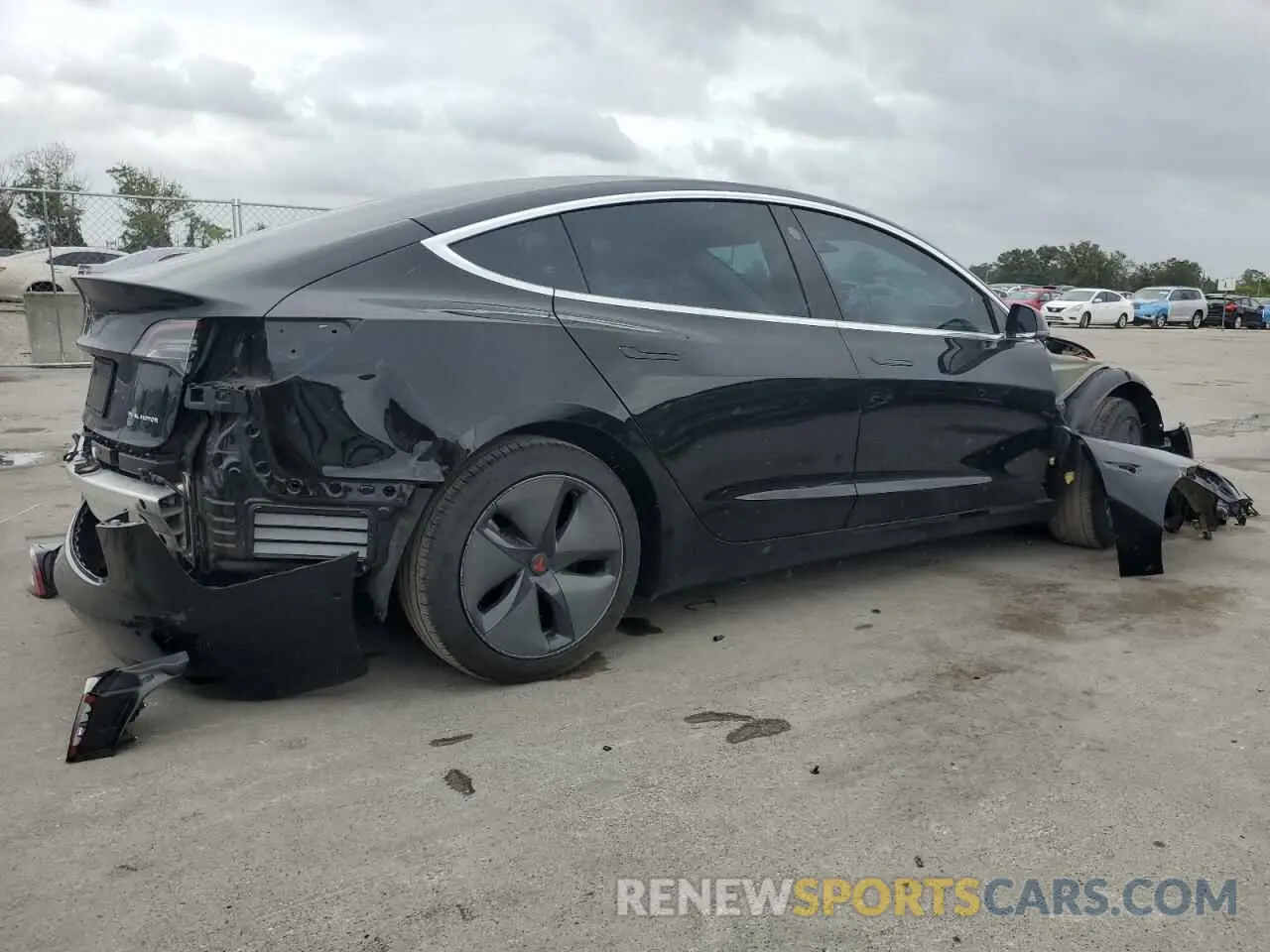3 Photograph of a damaged car 5YJ3E1EB1LF735770 TESLA MODEL 3 2020