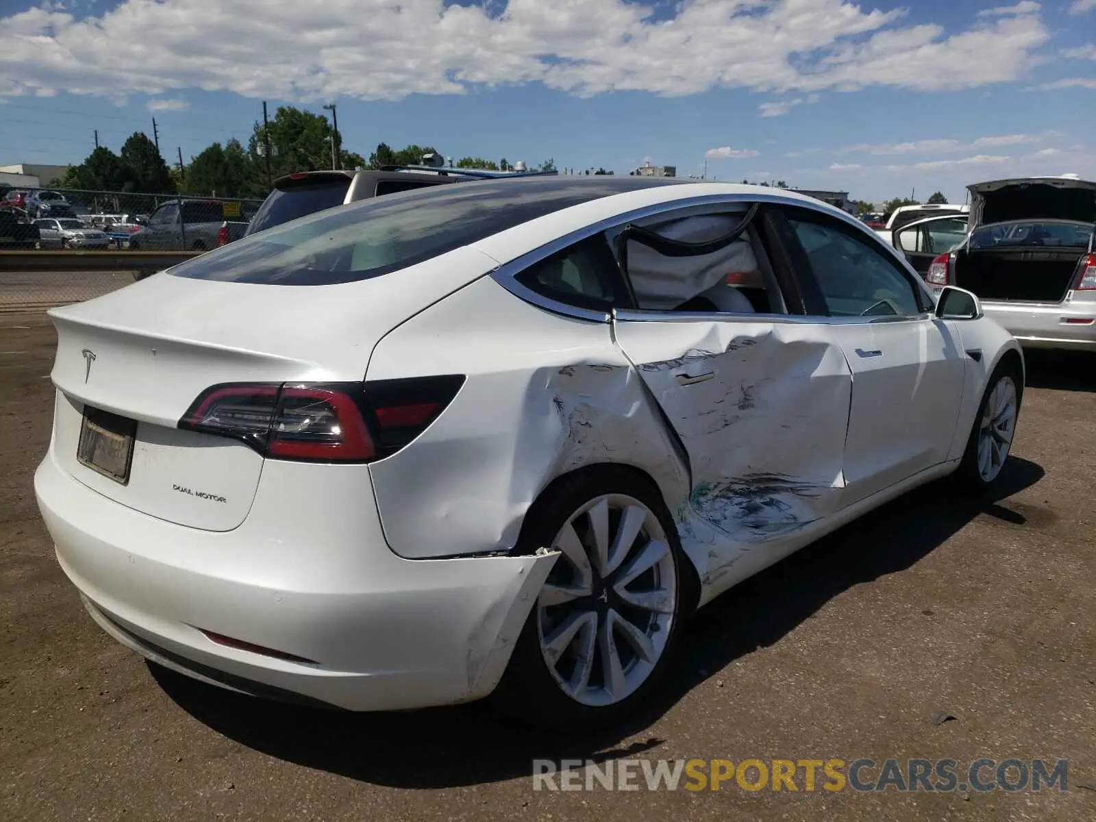 4 Фотография поврежденного автомобиля 5YJ3E1EB1LF742315 TESLA MODEL 3 2020