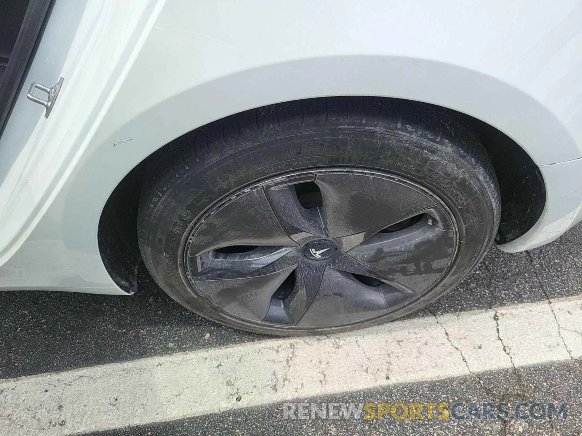 16 Фотография поврежденного автомобиля 5YJ3E1EB1LF793698 TESLA MODEL 3 2020