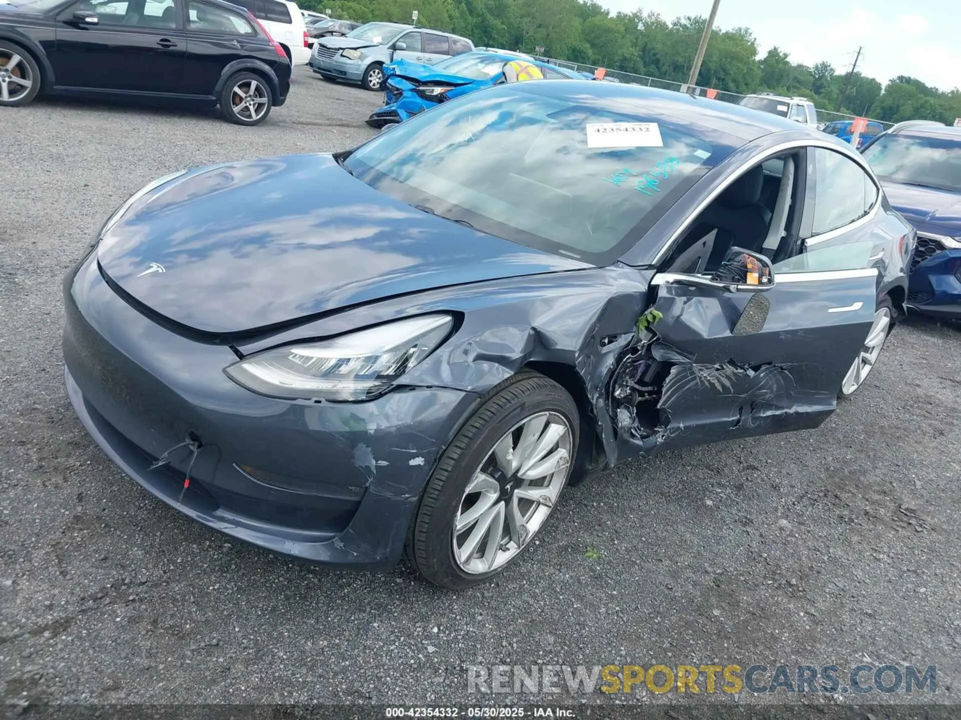 2 Фотография поврежденного автомобиля 5YJ3E1EB2LF588925 TESLA MODEL 3 2020
