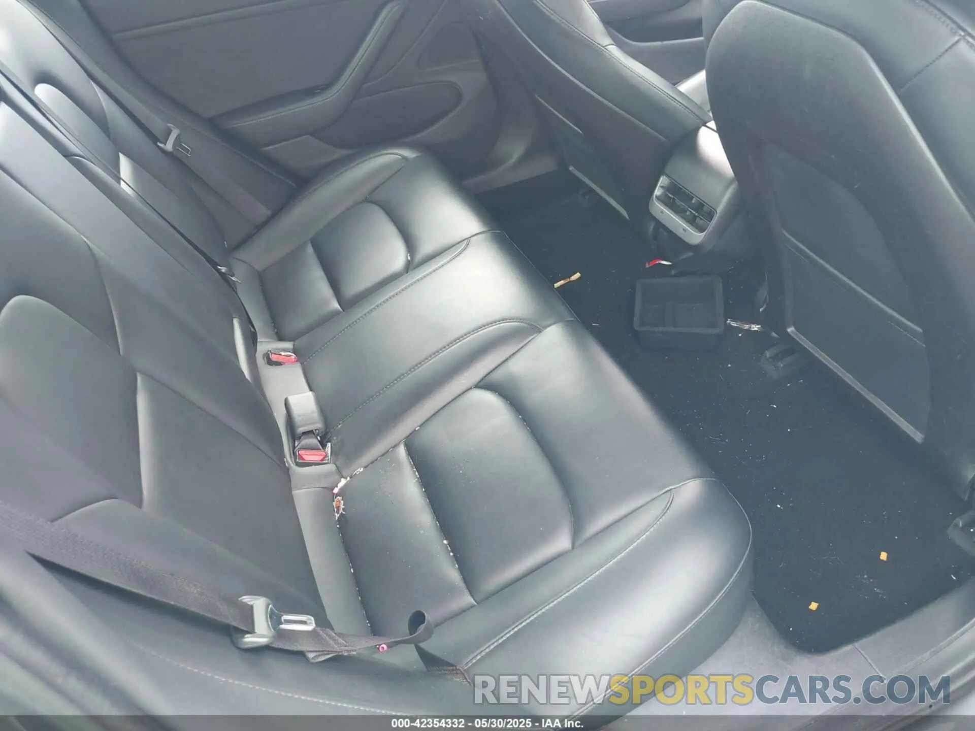 8 Фотография поврежденного автомобиля 5YJ3E1EB2LF588925 TESLA MODEL 3 2020