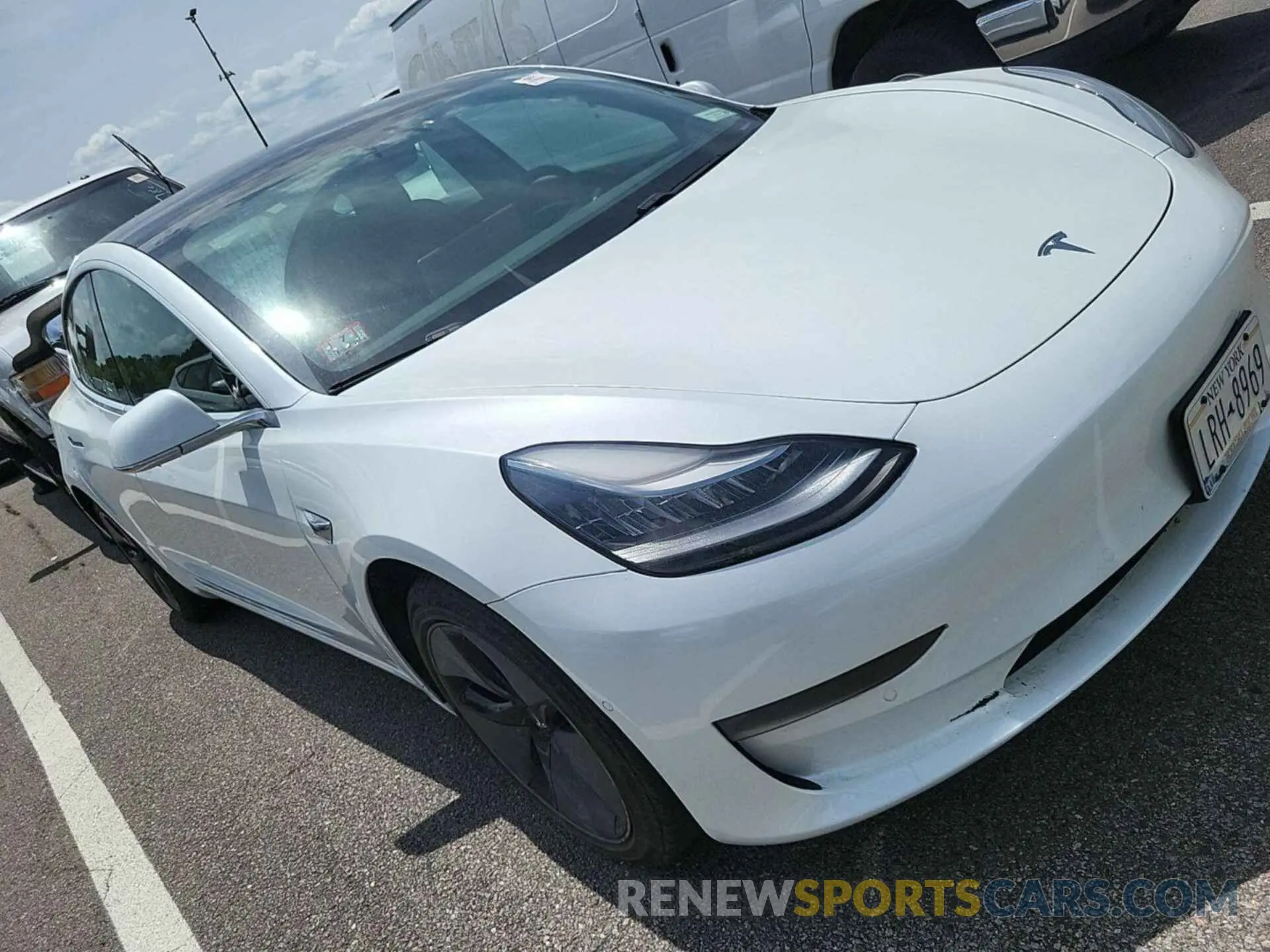 3 Photograph of a damaged car 5YJ3E1EB2LF636956 TESLA MODEL 3 2020