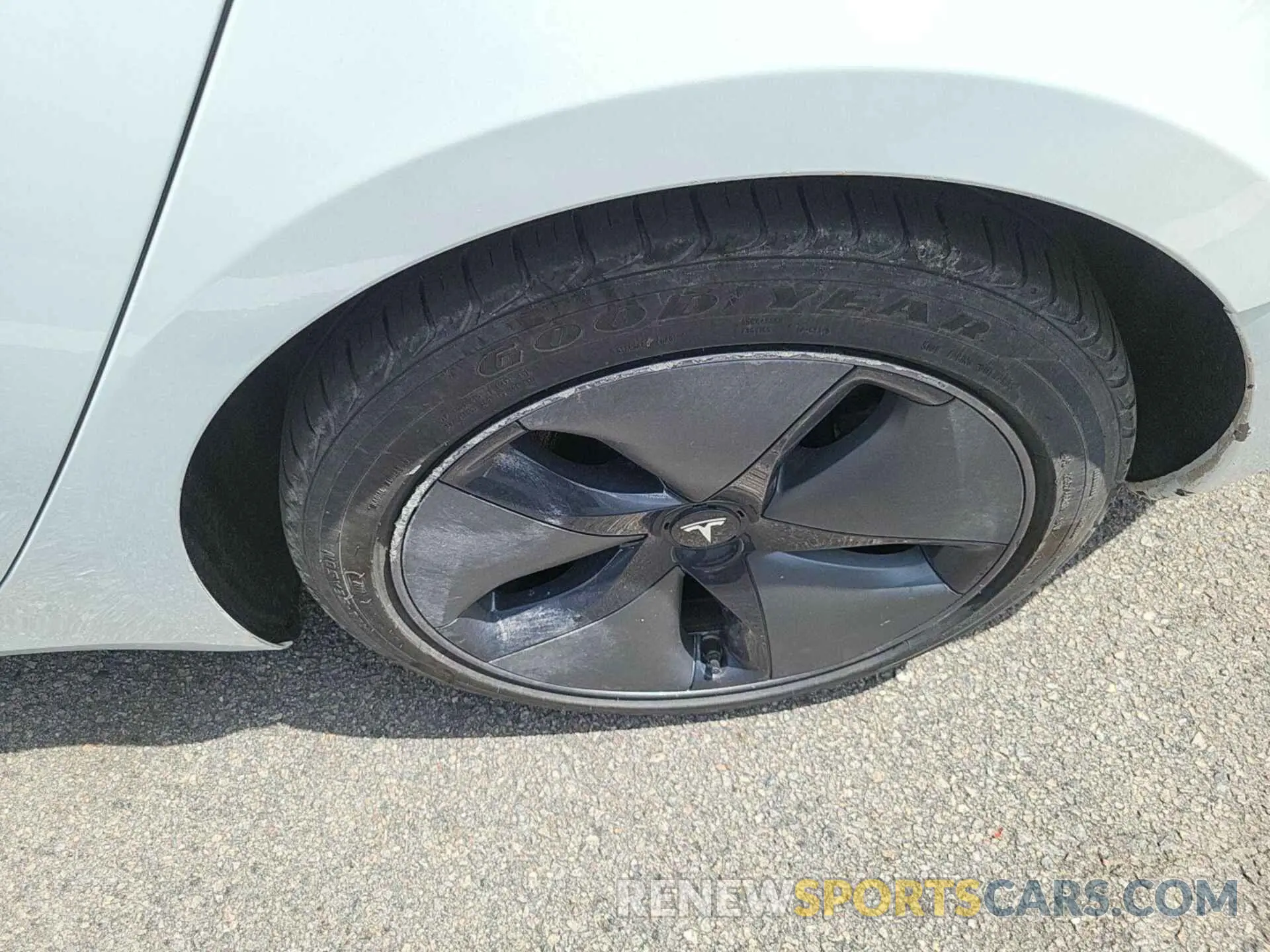 30 Photograph of a damaged car 5YJ3E1EB2LF636956 TESLA MODEL 3 2020
