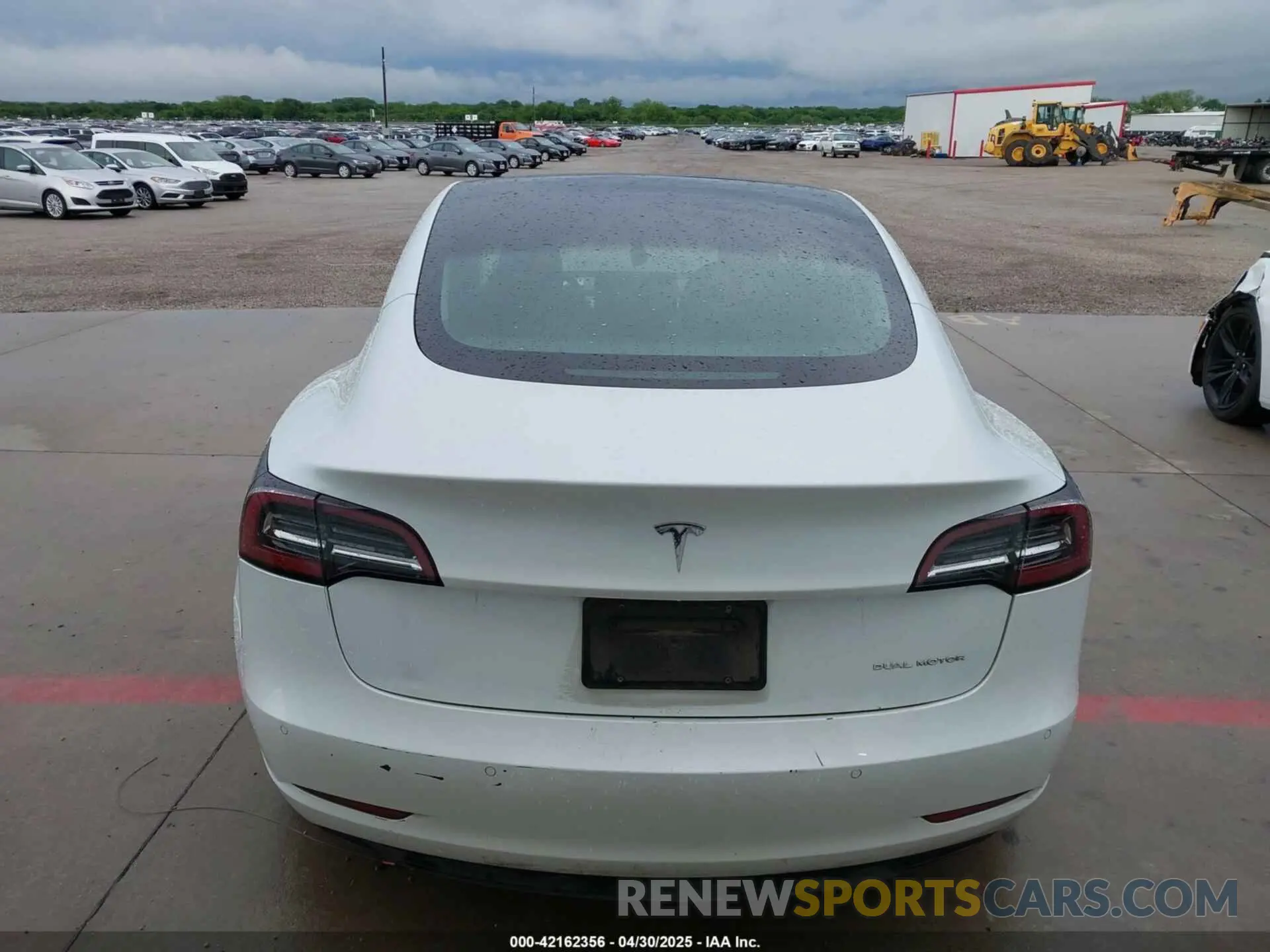 15 Photograph of a damaged car 5YJ3E1EB2LF638612 TESLA MODEL 3 2020
