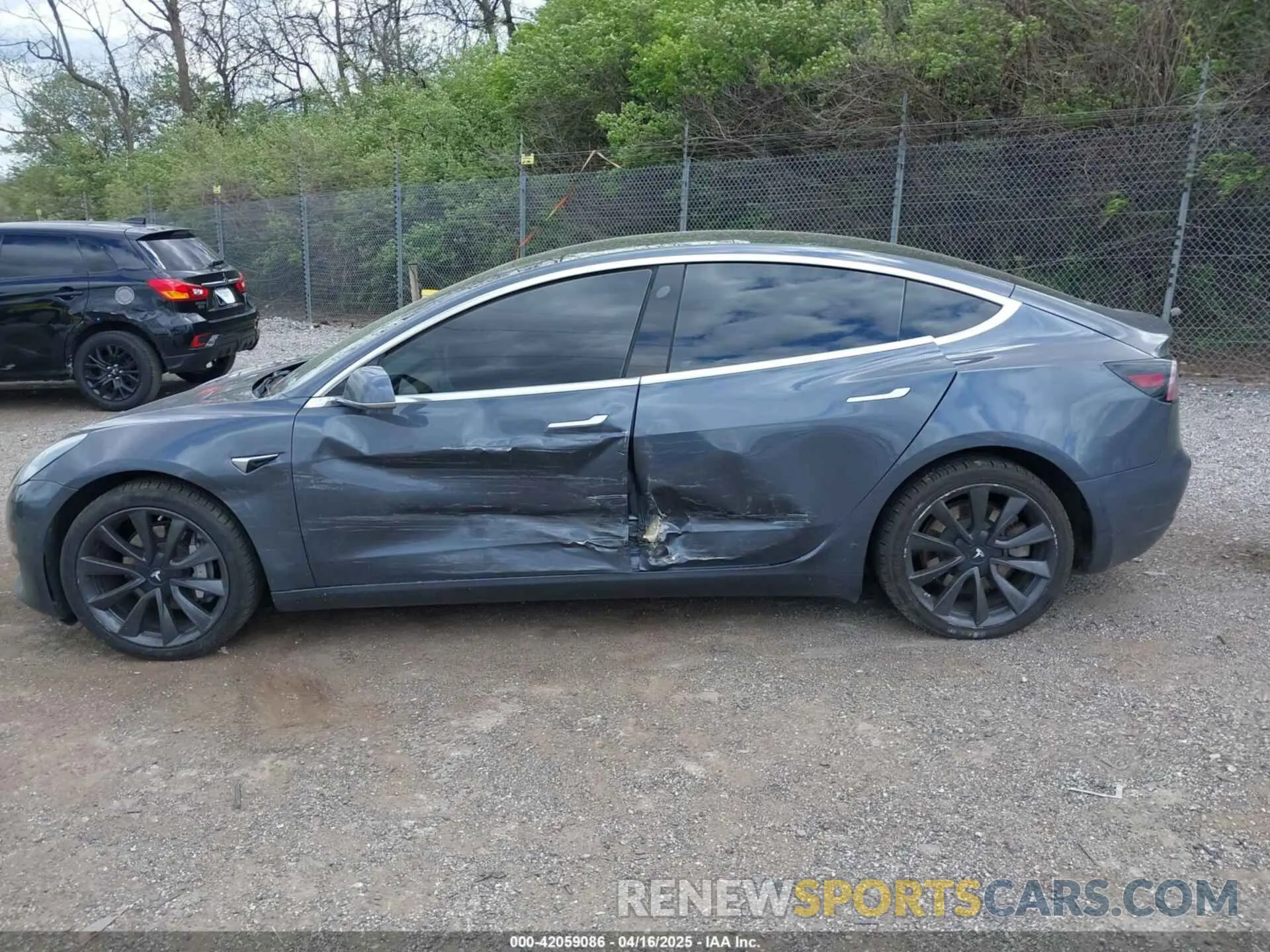 15 Photograph of a damaged car 5YJ3E1EB2LF646449 TESLA MODEL 3 2020