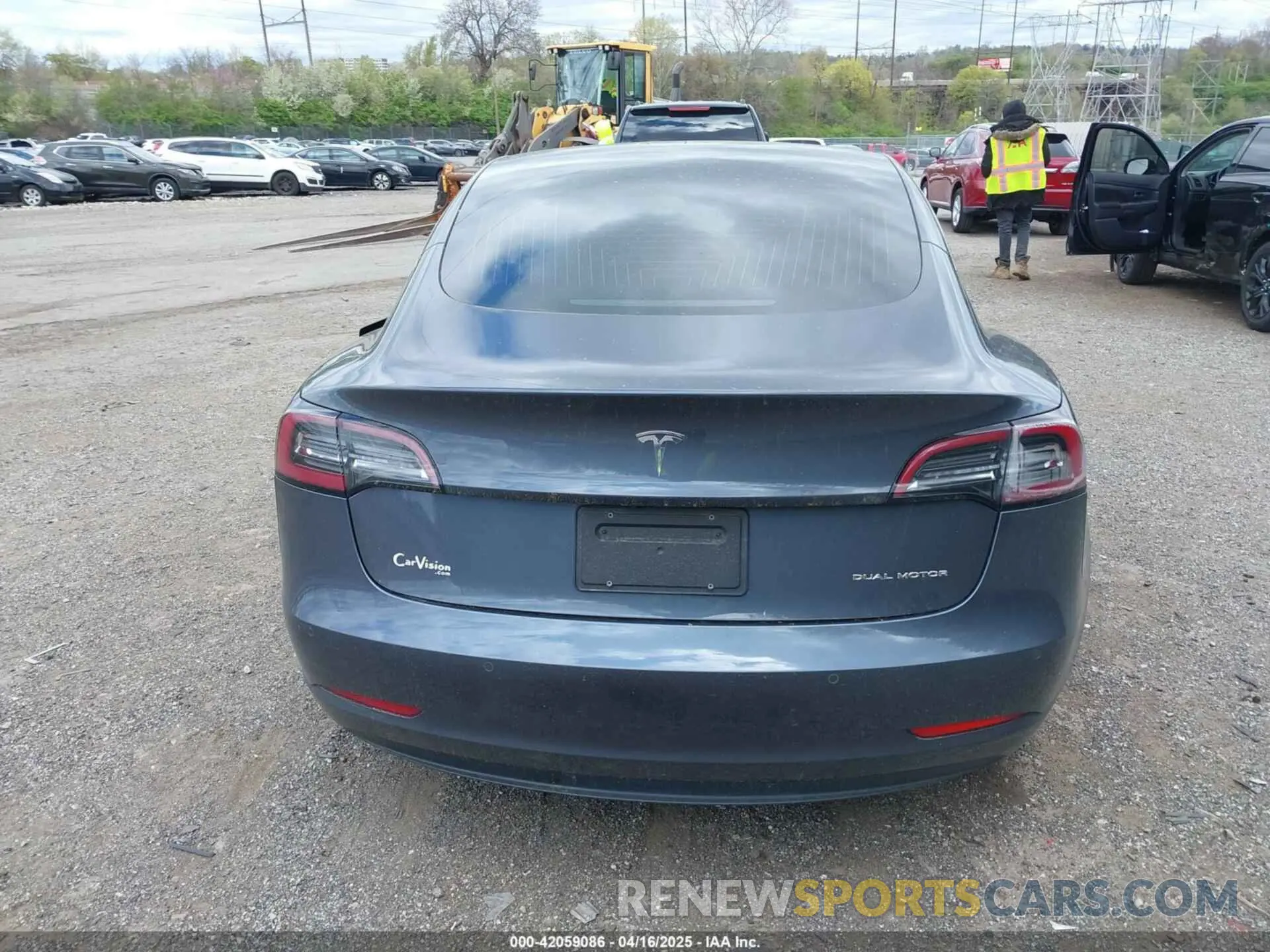 17 Photograph of a damaged car 5YJ3E1EB2LF646449 TESLA MODEL 3 2020