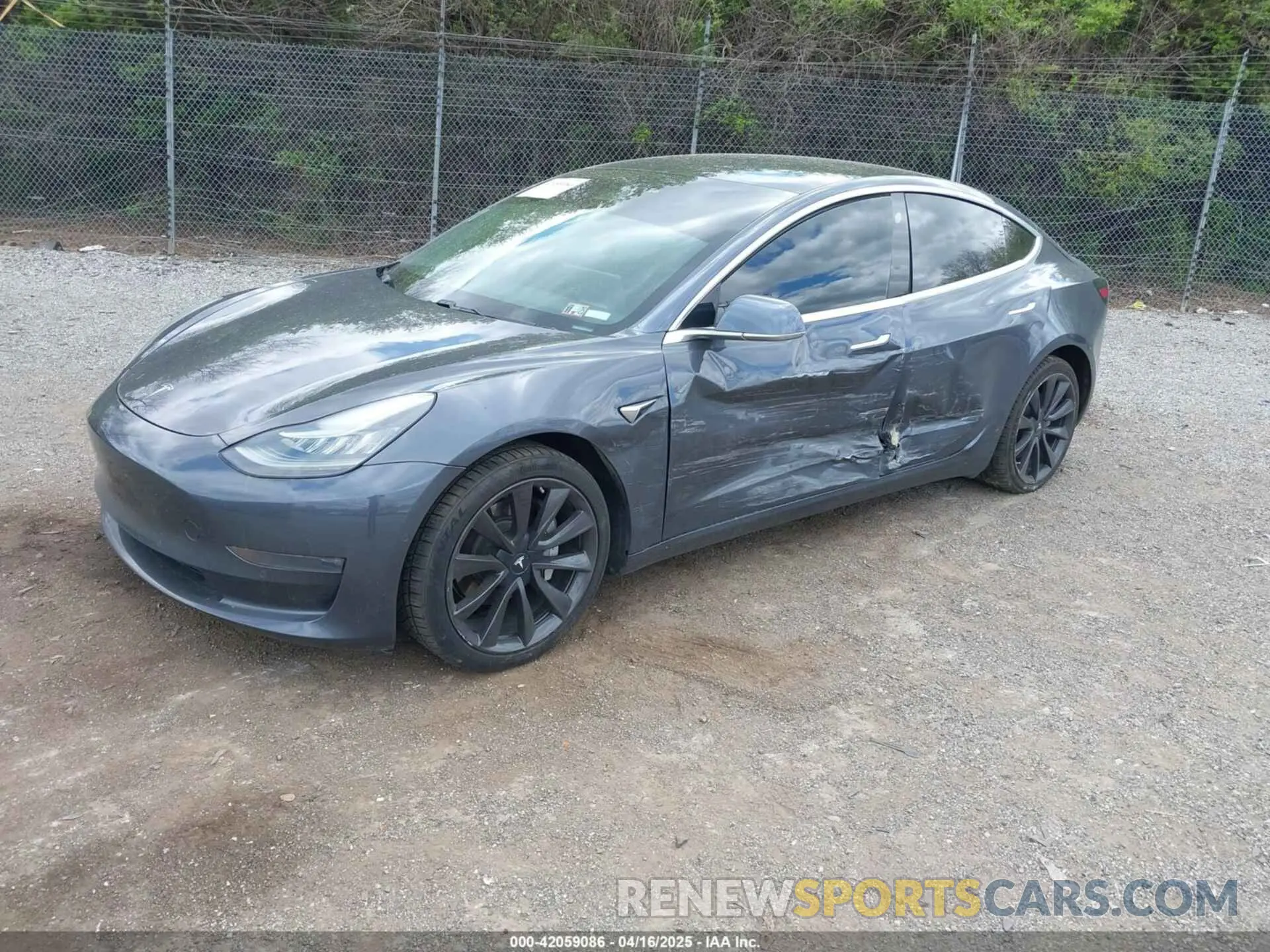 2 Photograph of a damaged car 5YJ3E1EB2LF646449 TESLA MODEL 3 2020