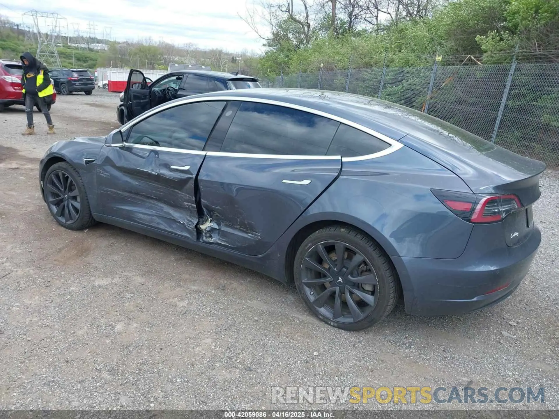 3 Photograph of a damaged car 5YJ3E1EB2LF646449 TESLA MODEL 3 2020