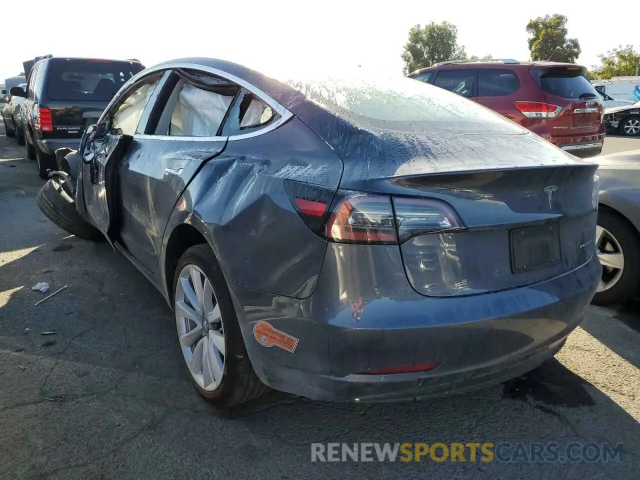 3 Фотография поврежденного автомобиля 5YJ3E1EB2LF647908 TESLA MODEL 3 2020