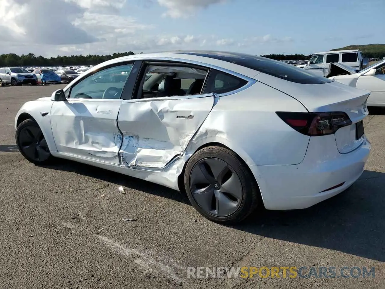 2 Photograph of a damaged car 5YJ3E1EB2LF795217 TESLA MODEL 3 2020