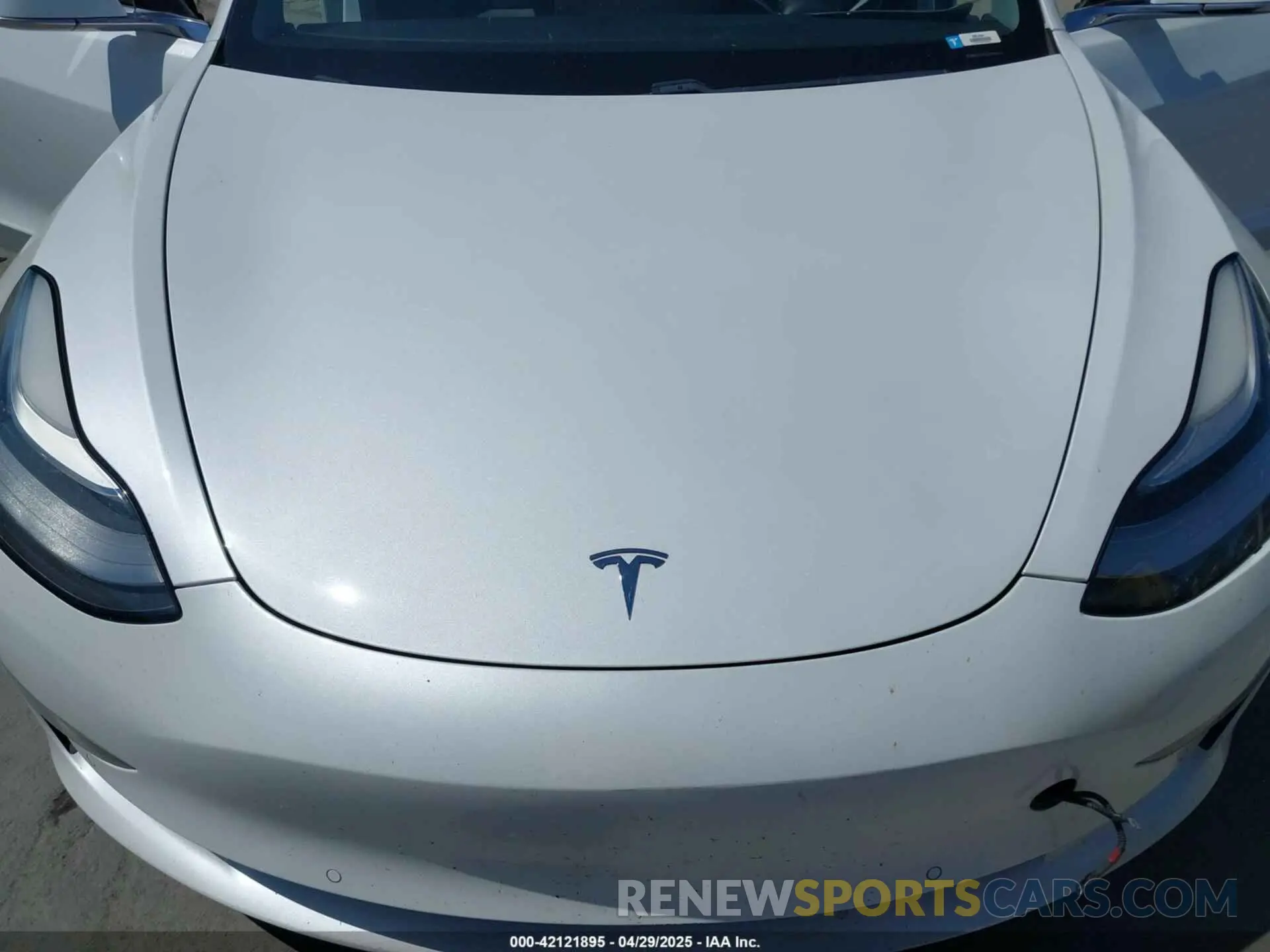 10 Photograph of a damaged car 5YJ3E1EB3LF621348 TESLA MODEL 3 2020