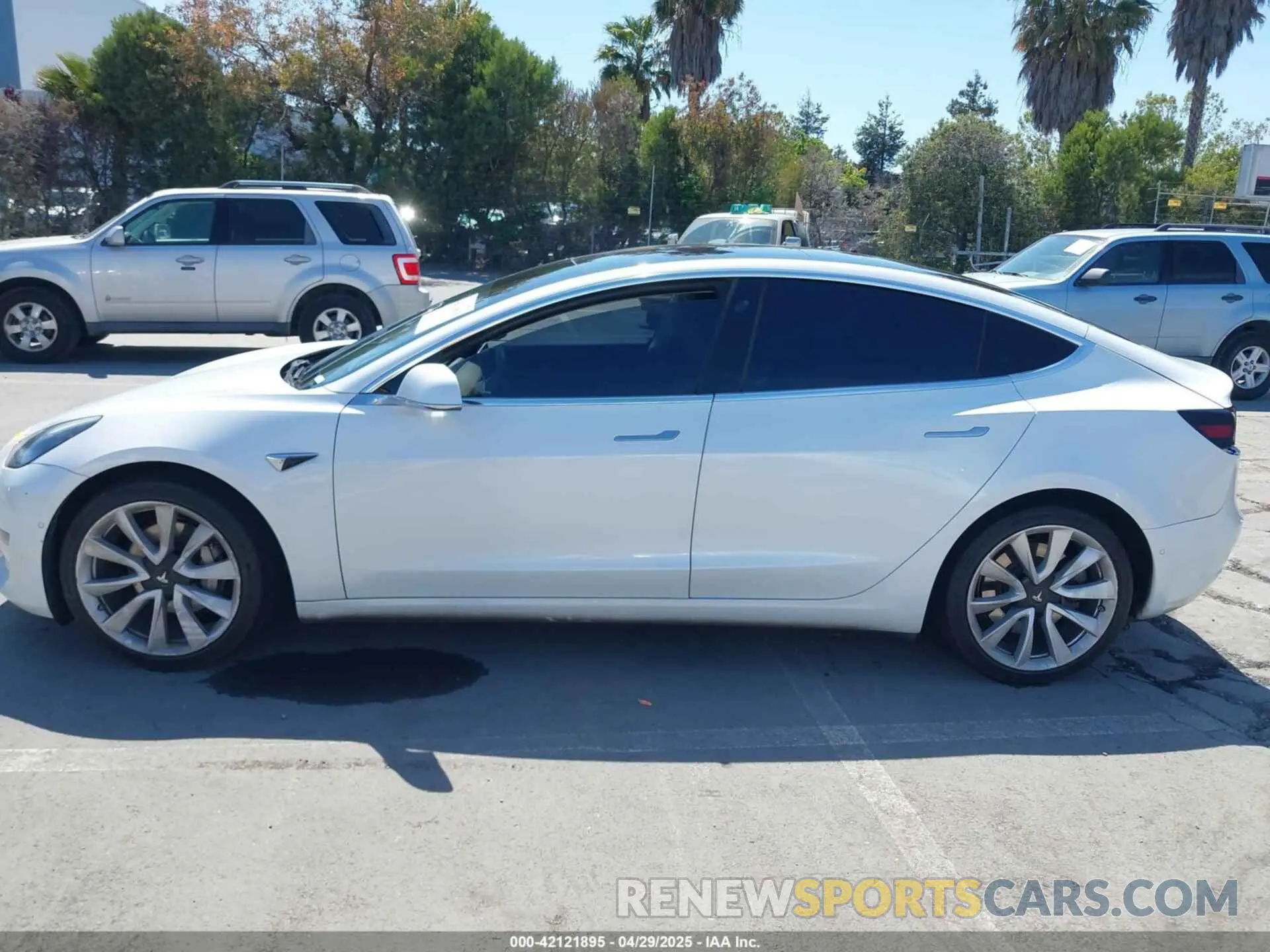 14 Photograph of a damaged car 5YJ3E1EB3LF621348 TESLA MODEL 3 2020