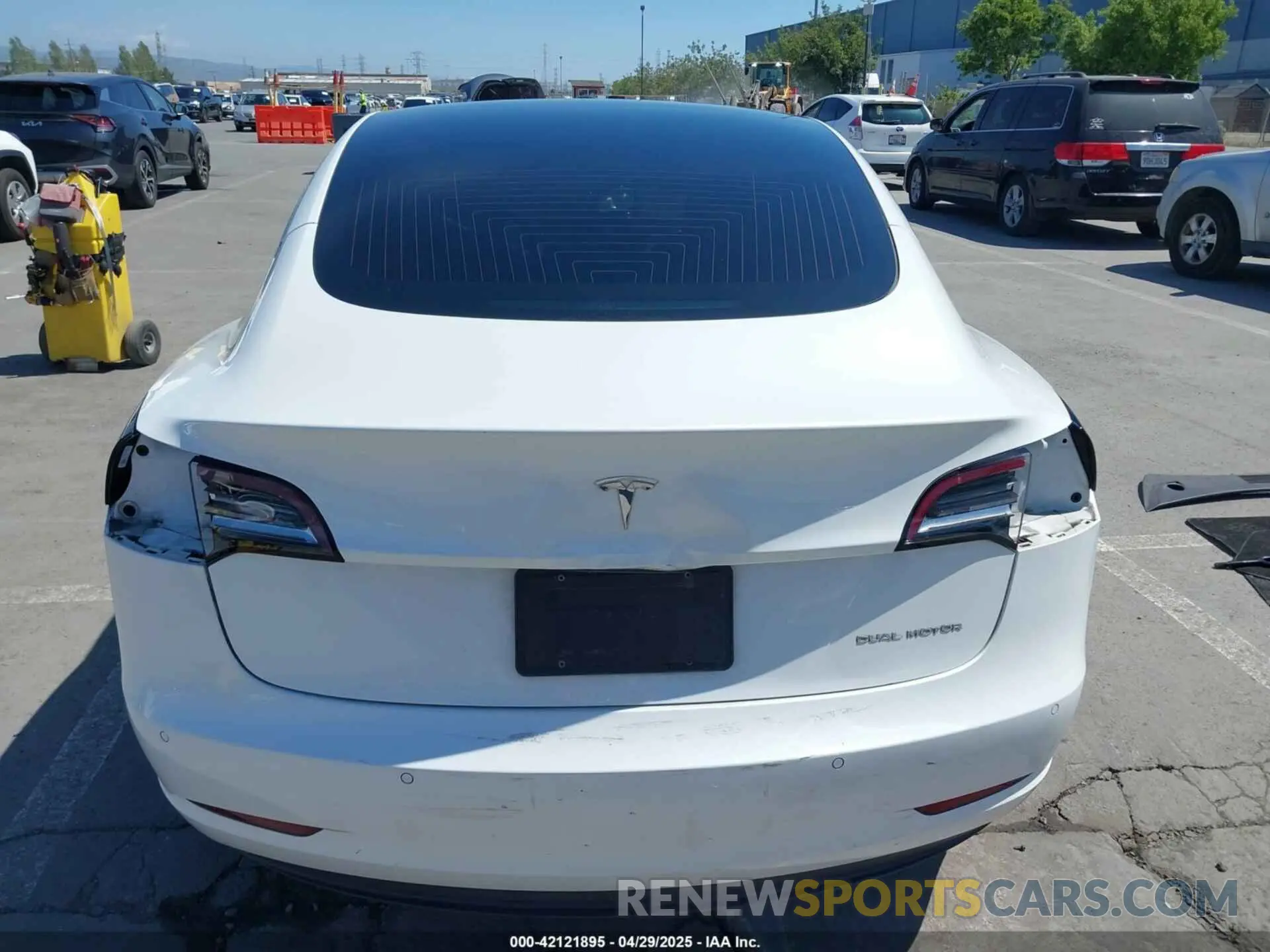 16 Photograph of a damaged car 5YJ3E1EB3LF621348 TESLA MODEL 3 2020