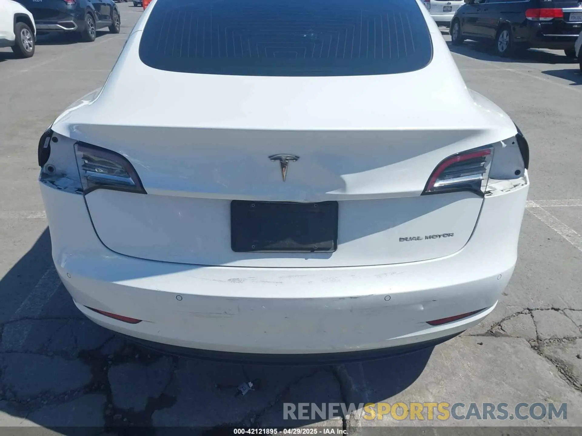 6 Photograph of a damaged car 5YJ3E1EB3LF621348 TESLA MODEL 3 2020
