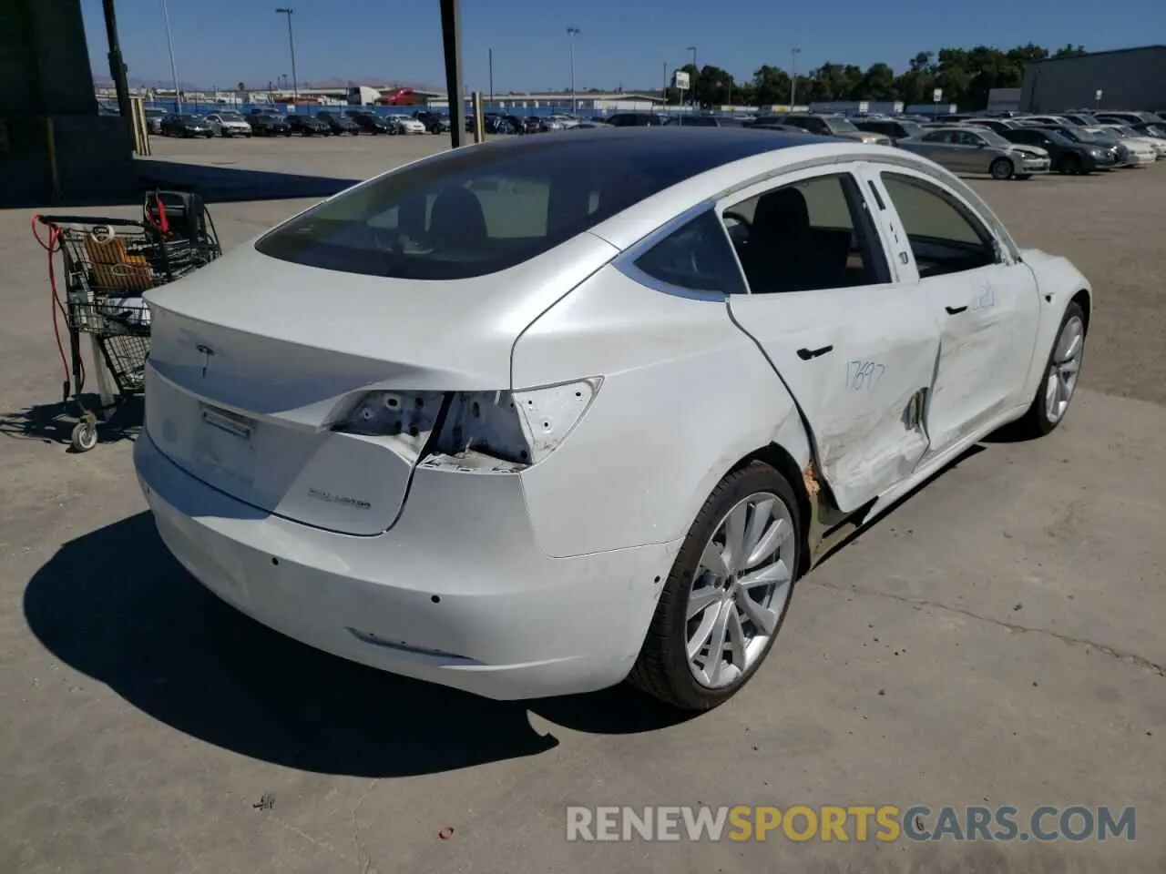 4 Фотография поврежденного автомобиля 5YJ3E1EB3LF621687 TESLA MODEL 3 2020