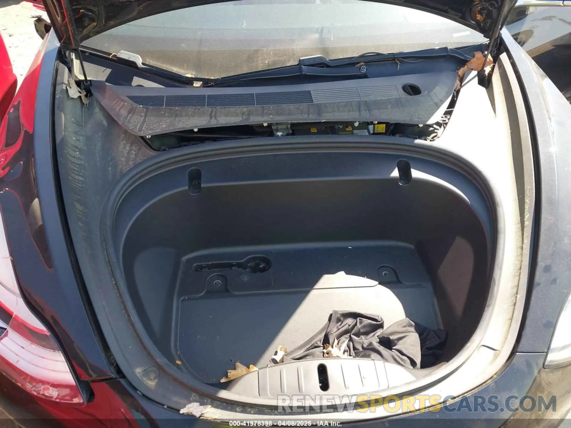 10 Photograph of a damaged car 5YJ3E1EB3LF622290 TESLA MODEL 3 2020