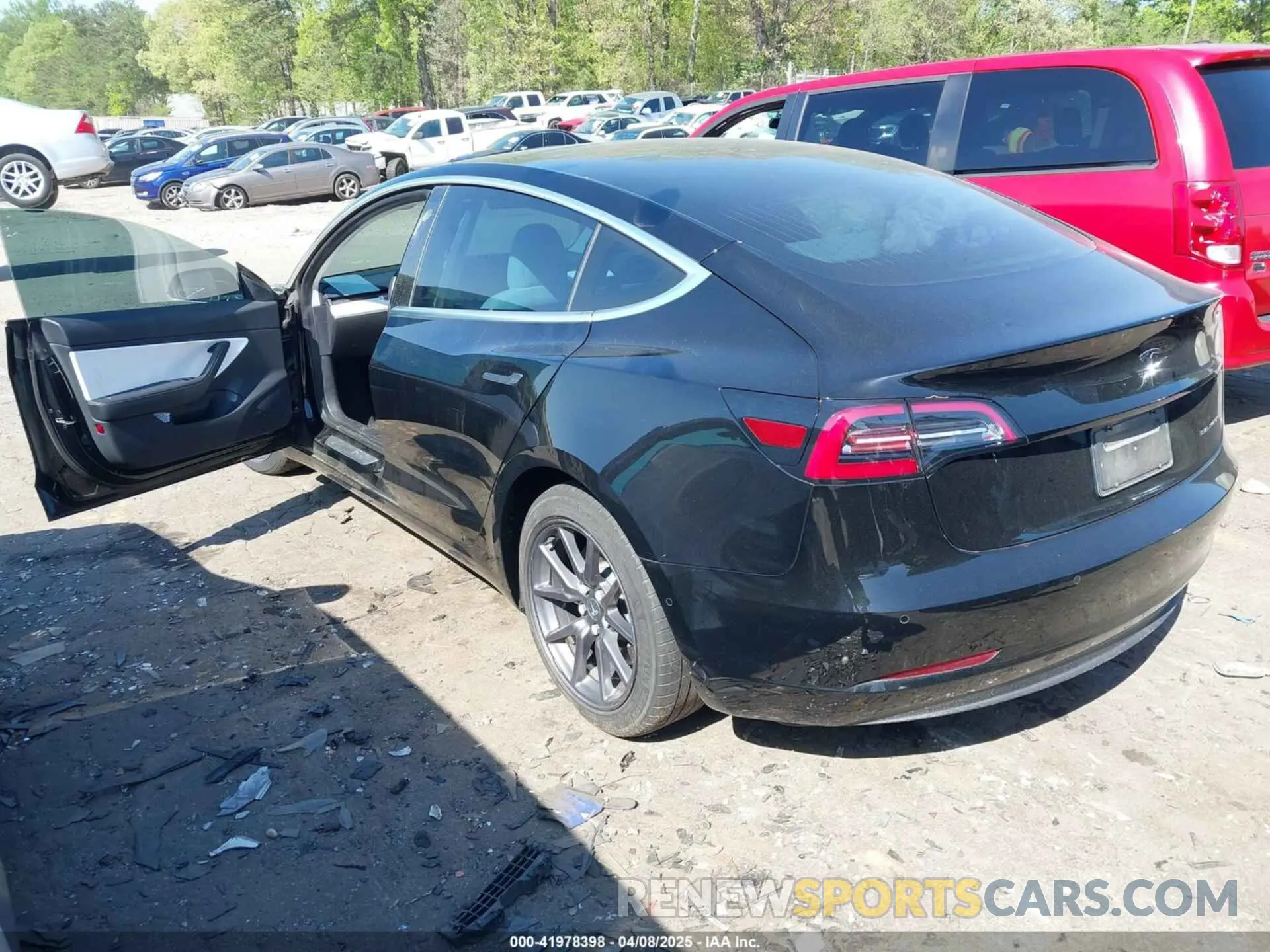 3 Photograph of a damaged car 5YJ3E1EB3LF622290 TESLA MODEL 3 2020