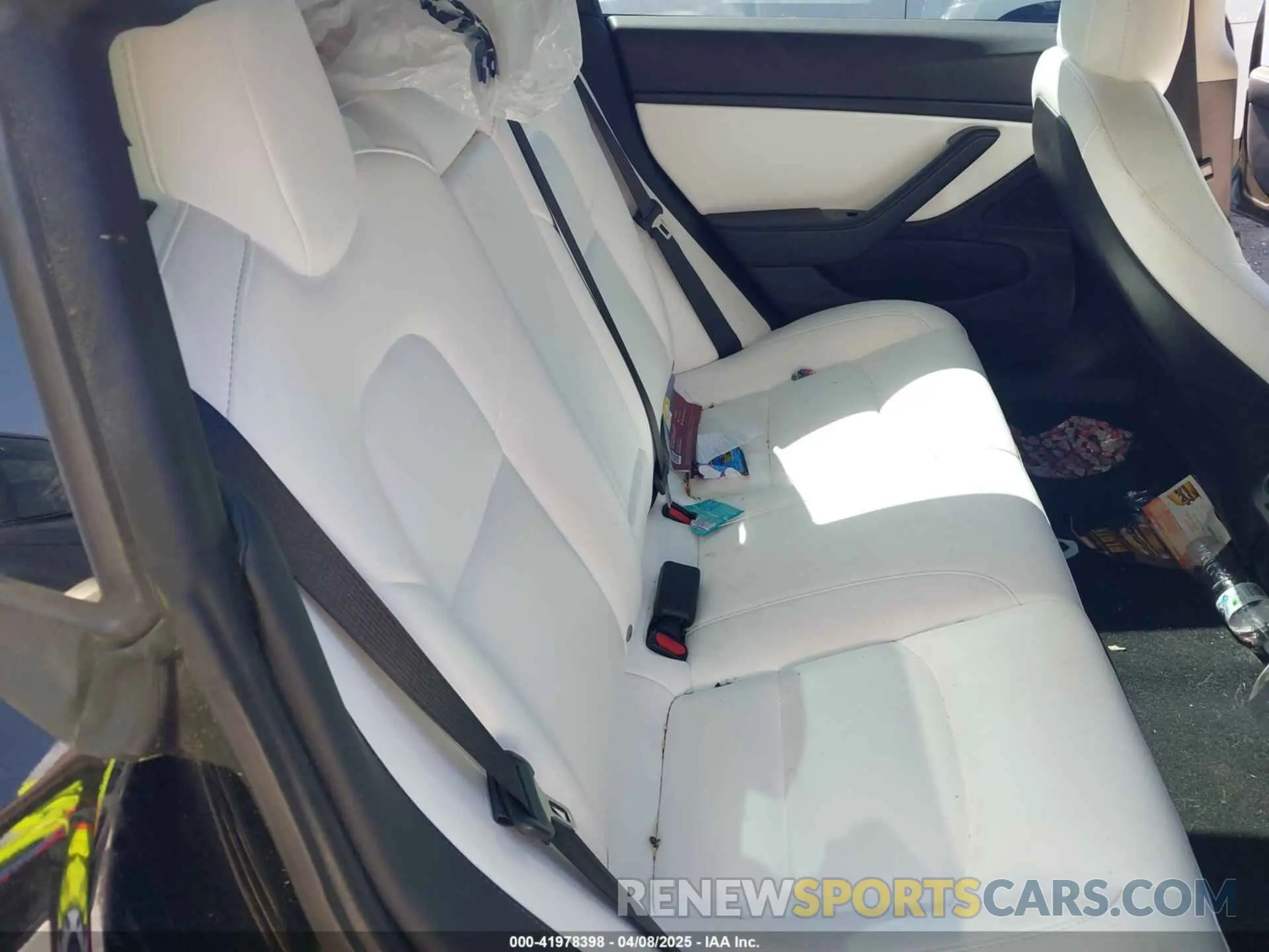 8 Photograph of a damaged car 5YJ3E1EB3LF622290 TESLA MODEL 3 2020