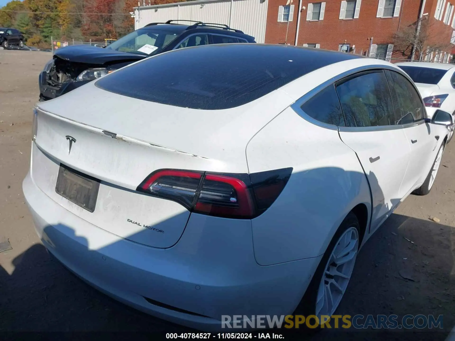 4 Photograph of a damaged car 5YJ3E1EB3LF628686 TESLA MODEL 3 2020