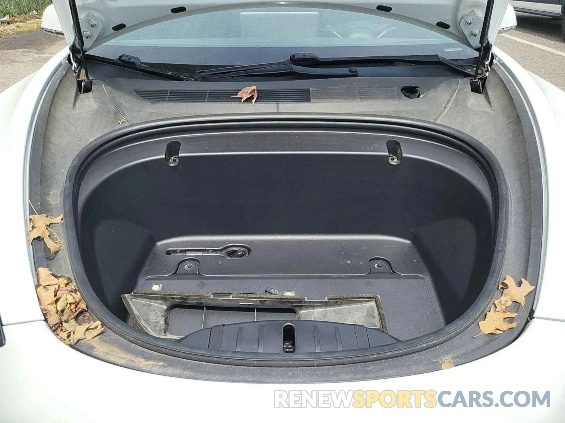 1 Photograph of a damaged car 5YJ3E1EB3LF636884 TESLA MODEL 3 2020