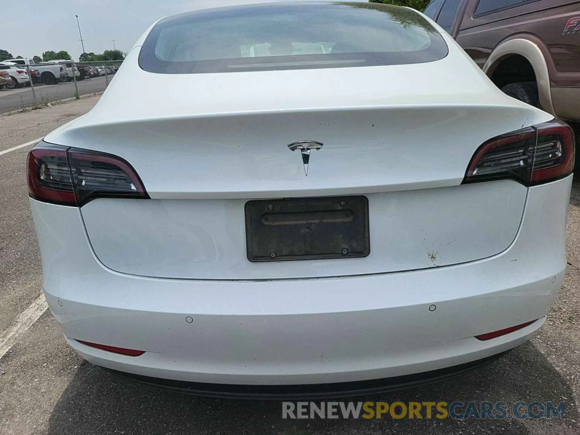 27 Photograph of a damaged car 5YJ3E1EB3LF636884 TESLA MODEL 3 2020