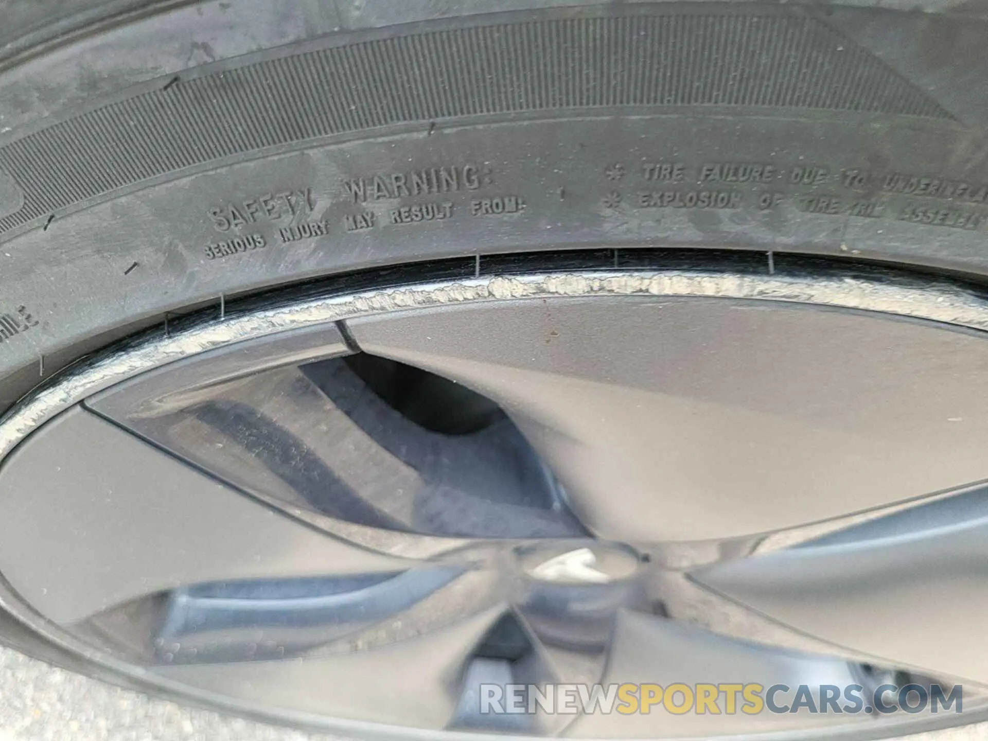 28 Photograph of a damaged car 5YJ3E1EB3LF636884 TESLA MODEL 3 2020