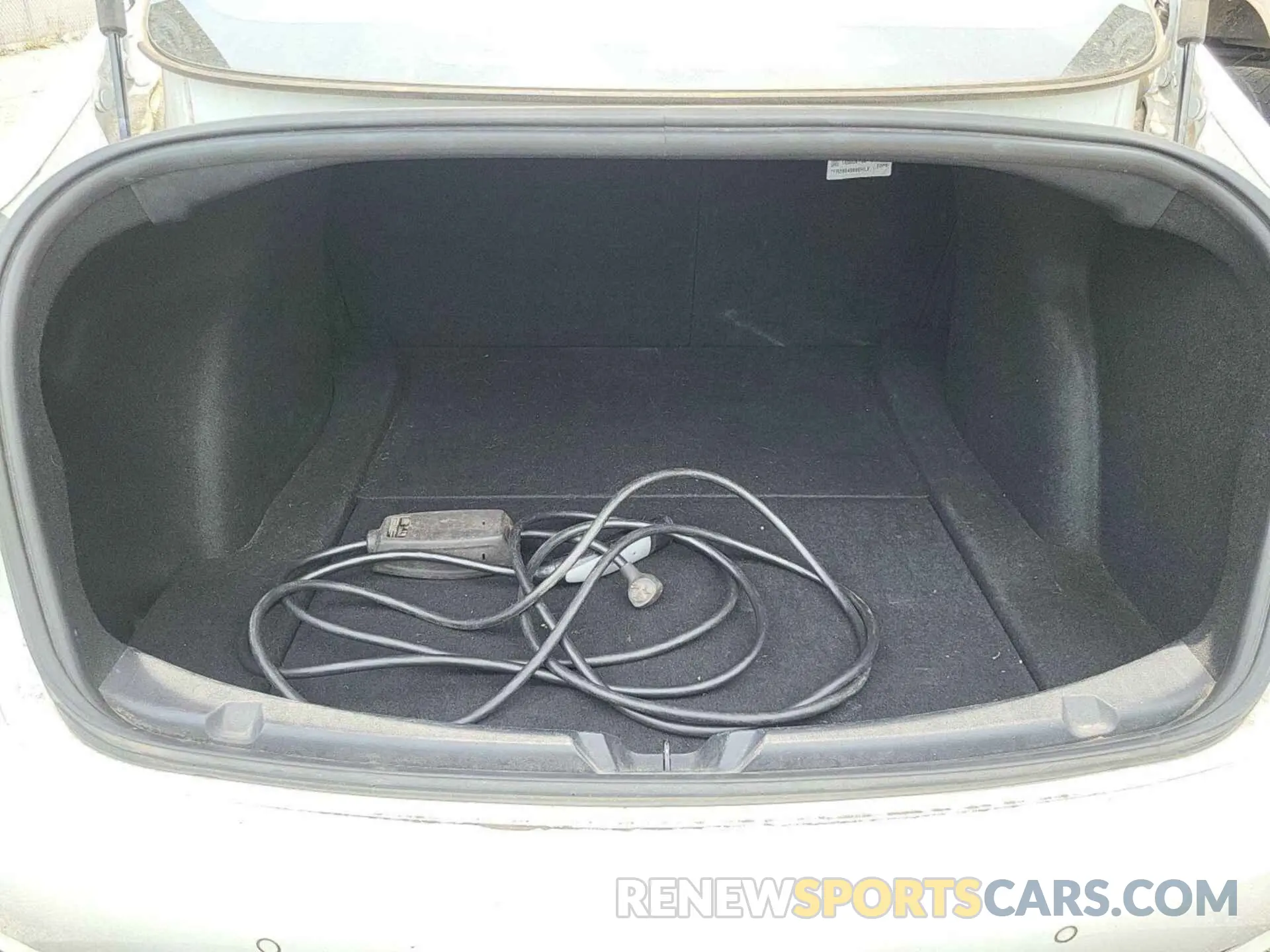 3 Photograph of a damaged car 5YJ3E1EB3LF636884 TESLA MODEL 3 2020