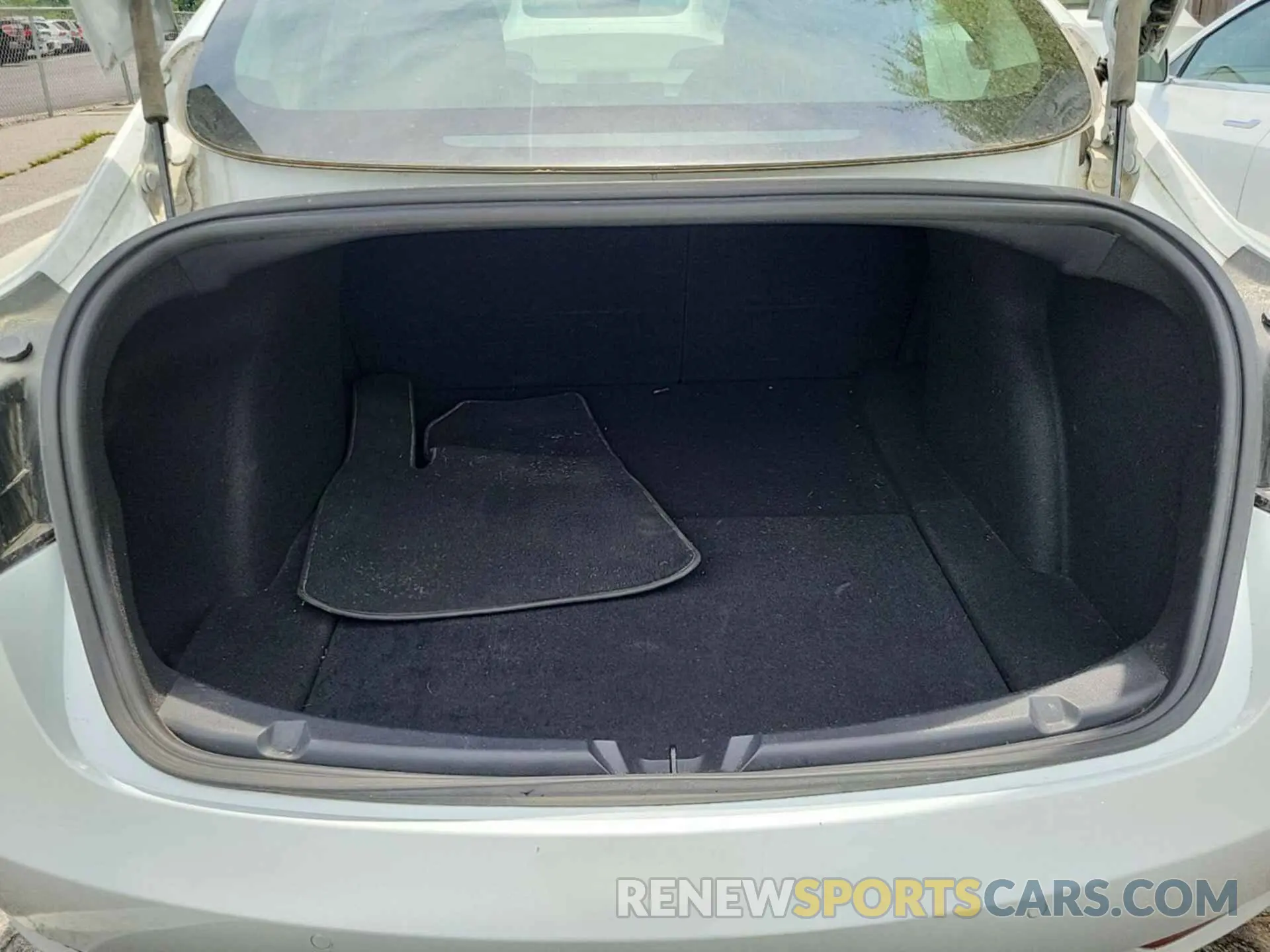 11 Photograph of a damaged car 5YJ3E1EB3LF637226 TESLA MODEL 3 2020