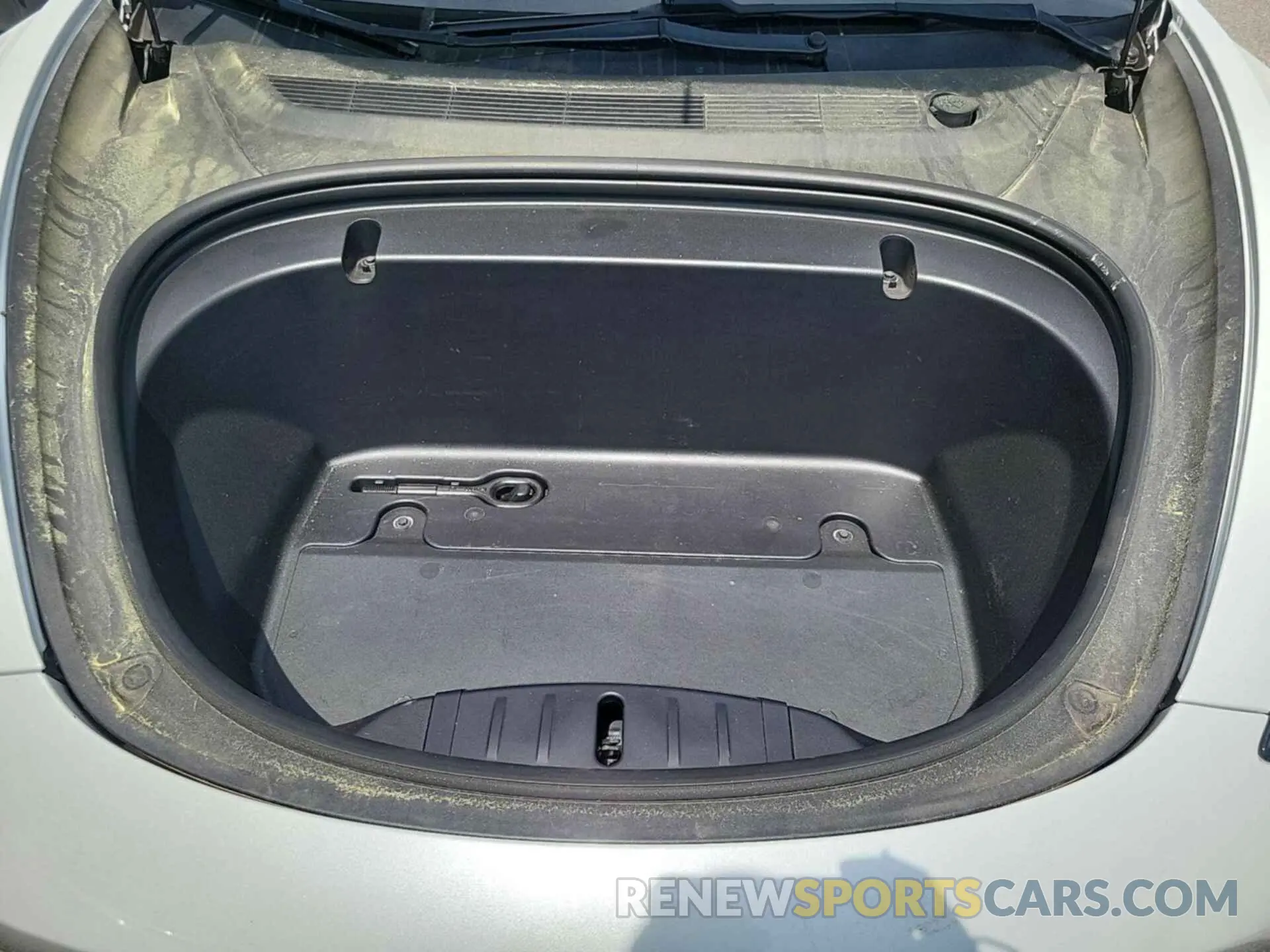 27 Photograph of a damaged car 5YJ3E1EB3LF637226 TESLA MODEL 3 2020