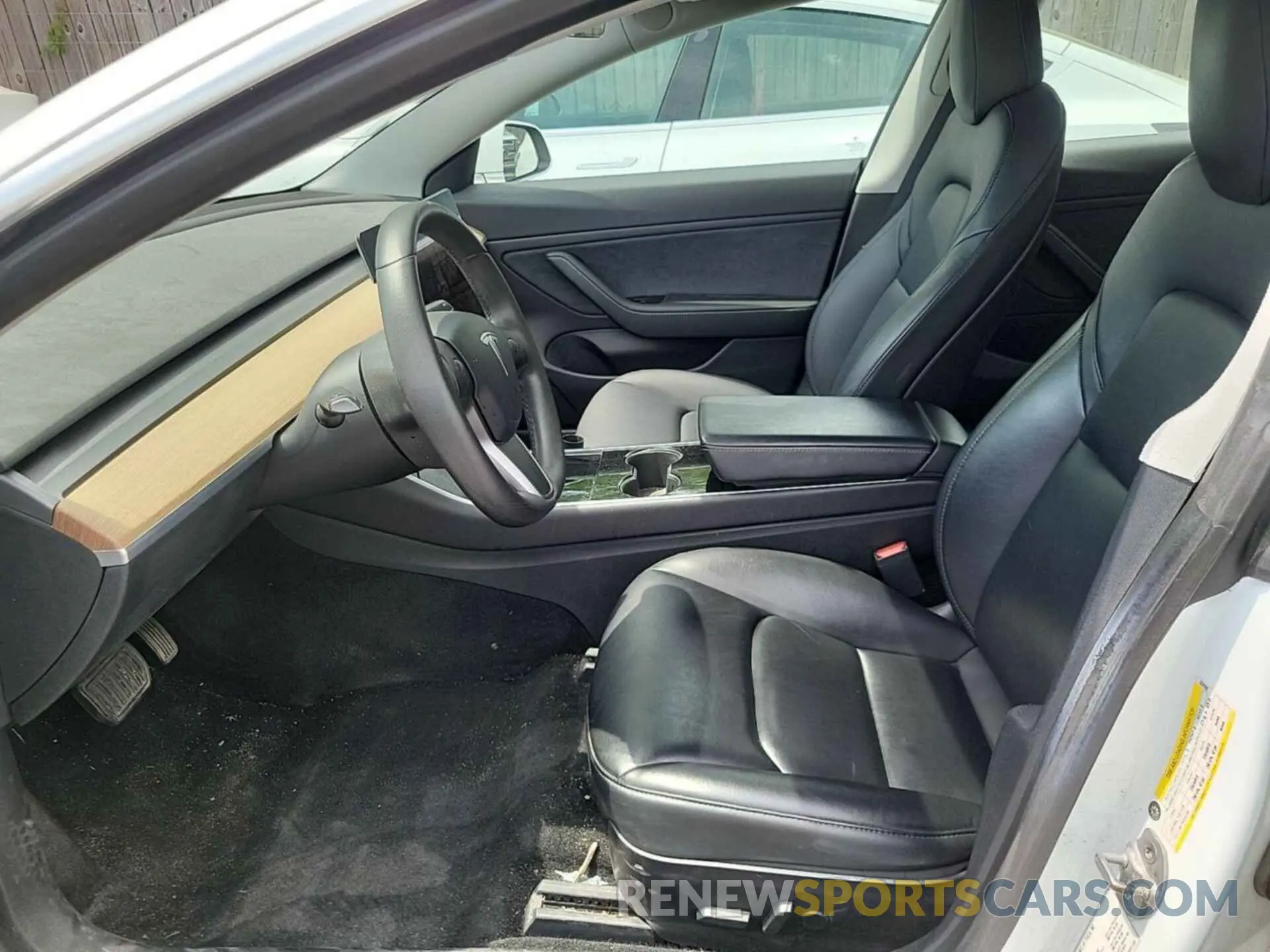 3 Photograph of a damaged car 5YJ3E1EB3LF637226 TESLA MODEL 3 2020