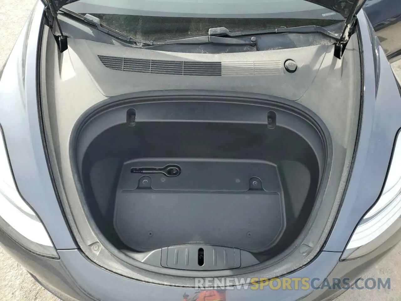 11 Photograph of a damaged car 5YJ3E1EB3LF638165 TESLA MODEL 3 2020