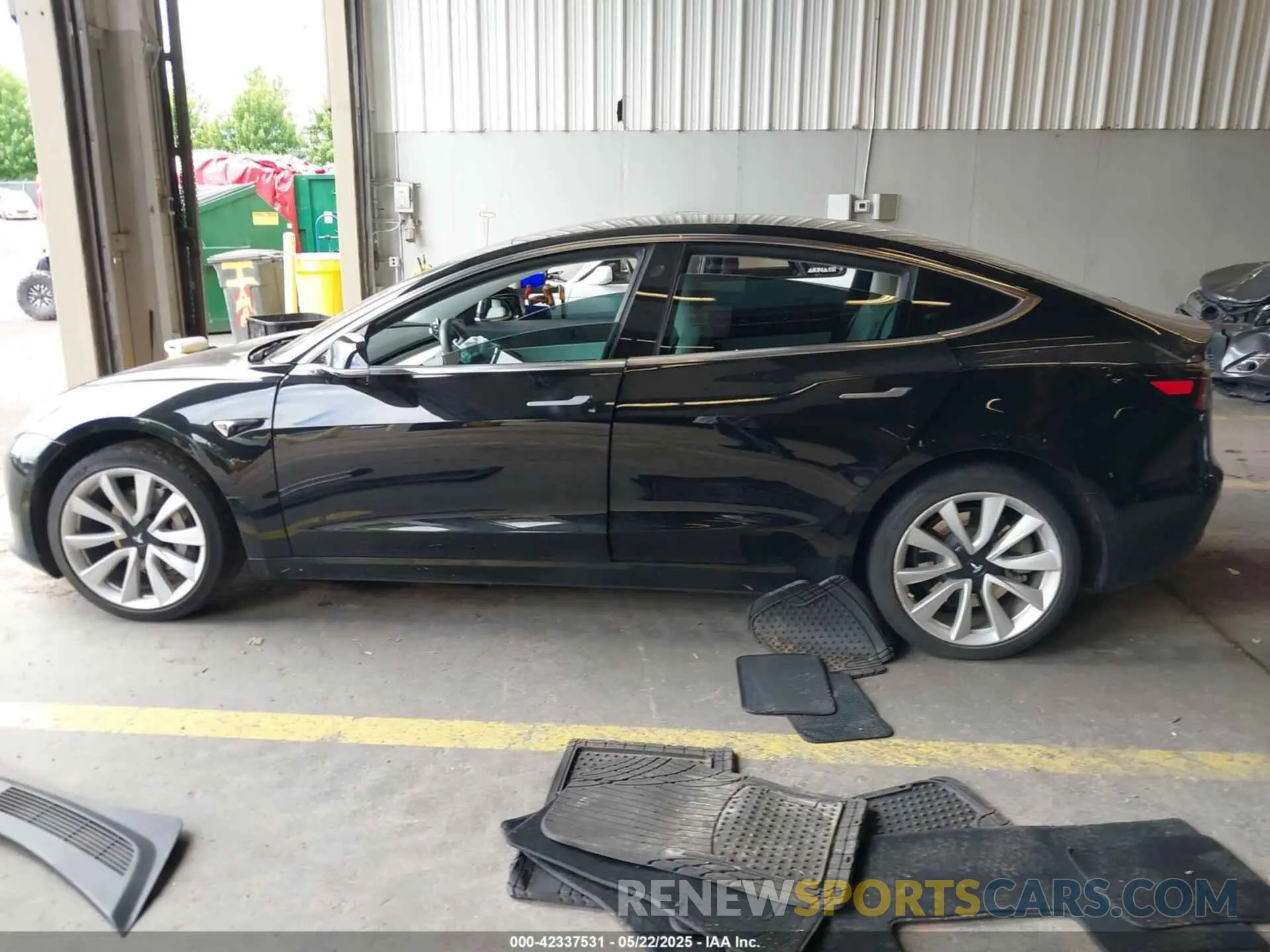 14 Фотография поврежденного автомобиля 5YJ3E1EB3LF639980 TESLA MODEL 3 2020